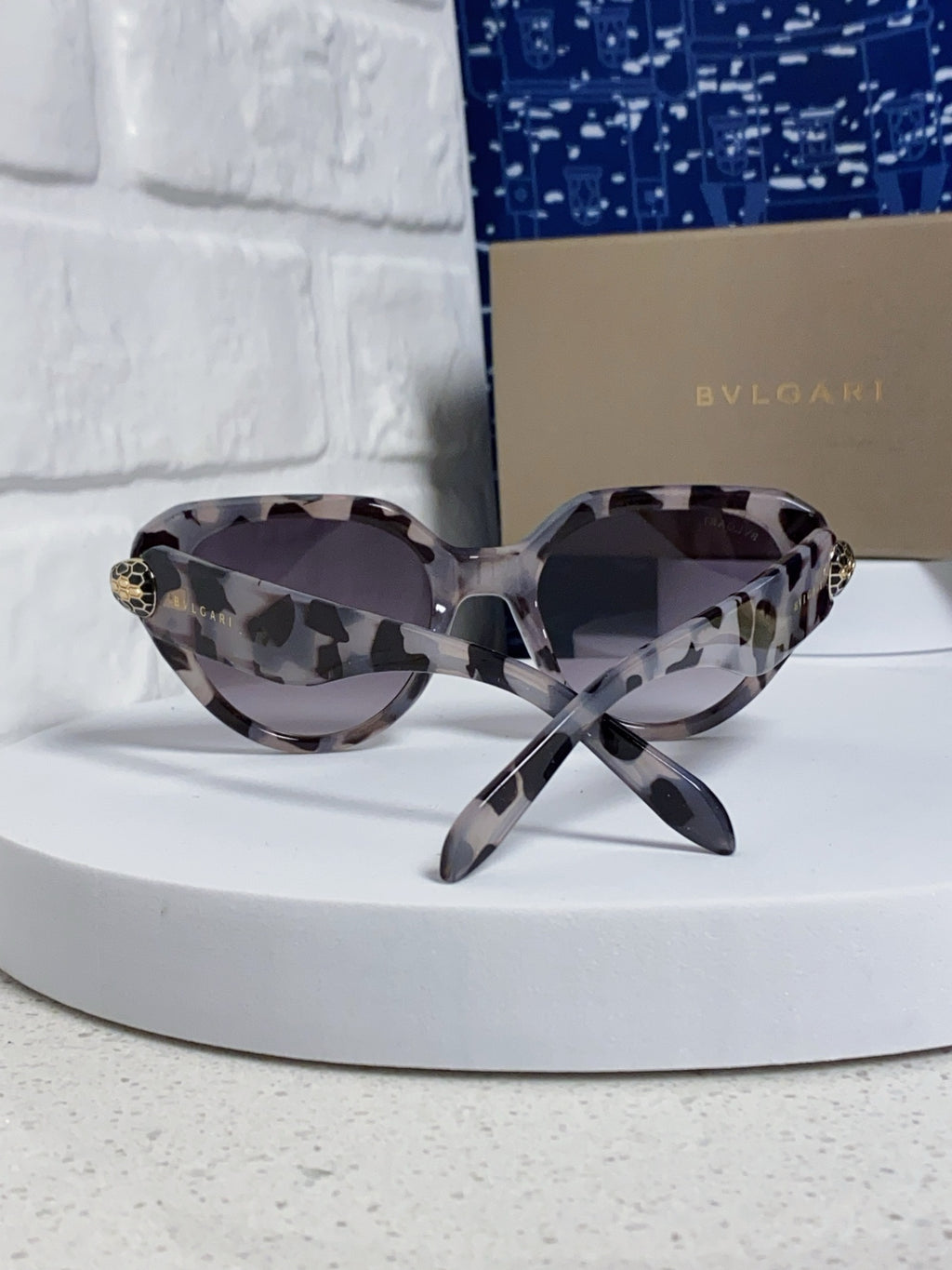 Bottega Veneta Metal Round Gray Lens Sunglasses for Men & Women - 487967 - detail image 3