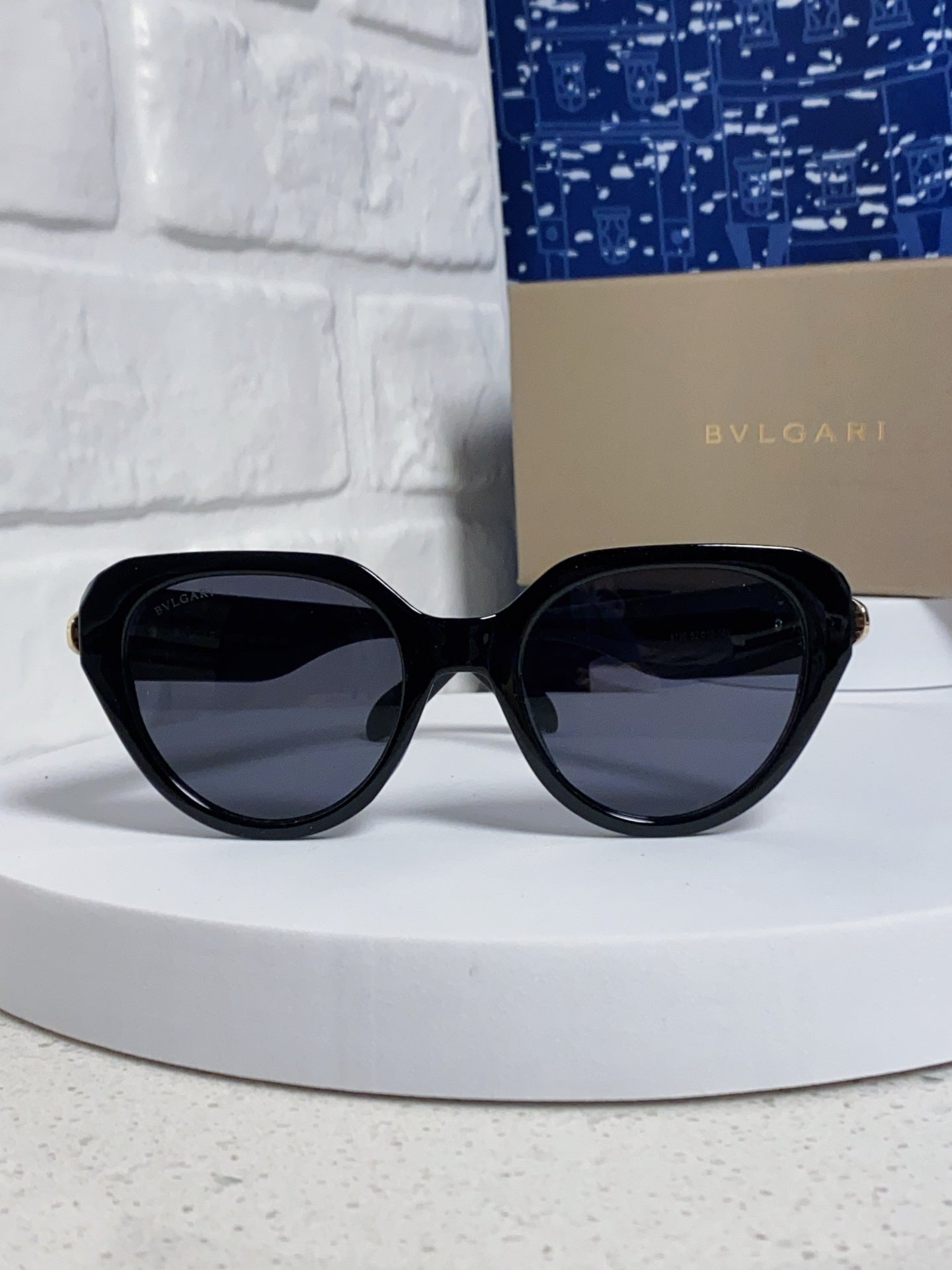 Bottega Veneta Metal Round Gray Lens Sunglasses for Men & Women - detail image 2