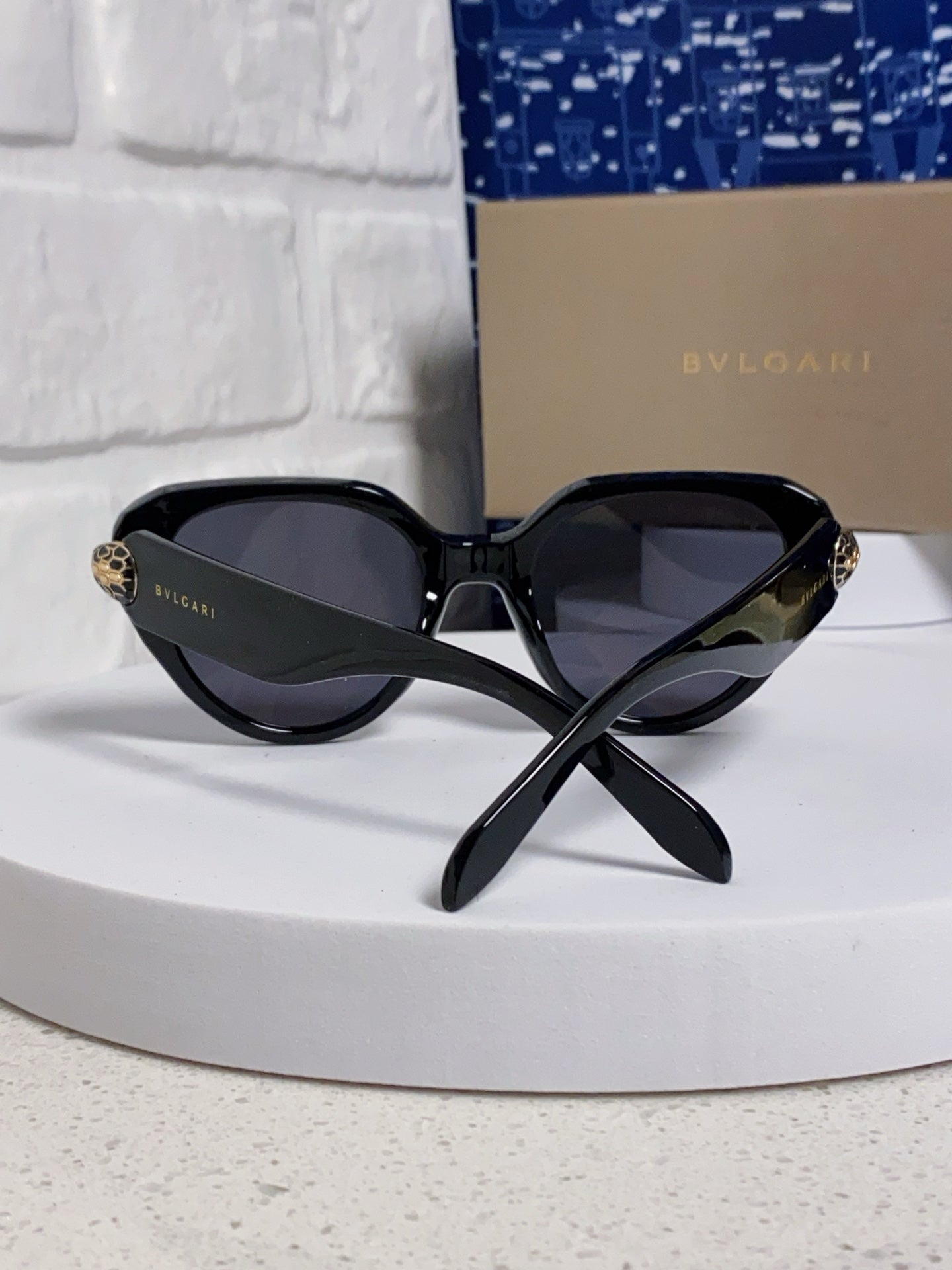 Bottega Veneta Metal Round Gray Lens Sunglasses for Men & Women - detail image 3