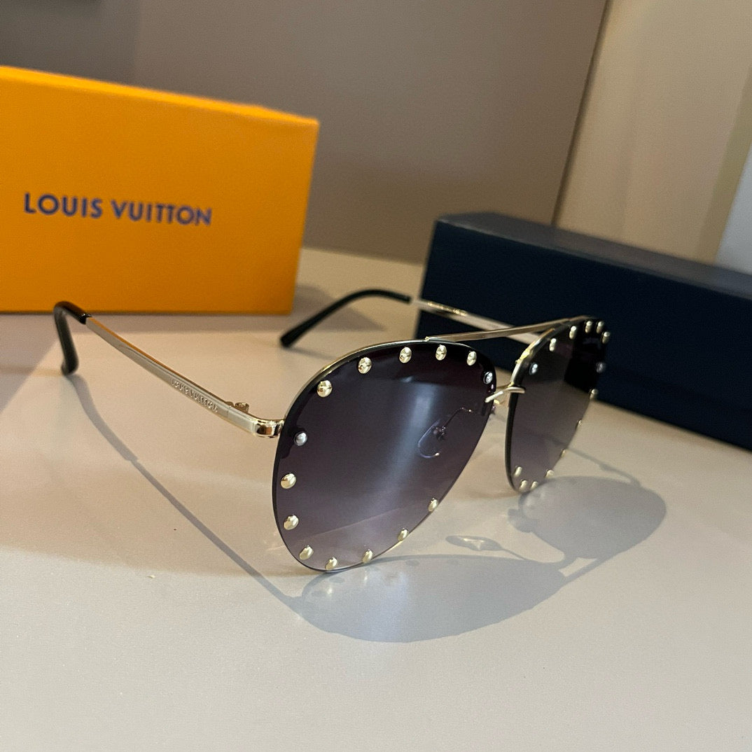 Louis Vuitton Metal Aviator Gold Lens Sunglasses for Men & Women - 431152
