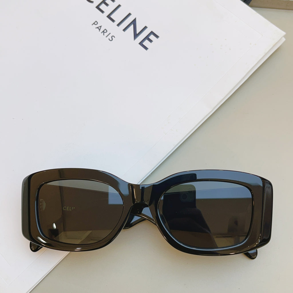 Celine CL40282U Fashion Gray Lens Sunglasses for Men & Women - detail image 2