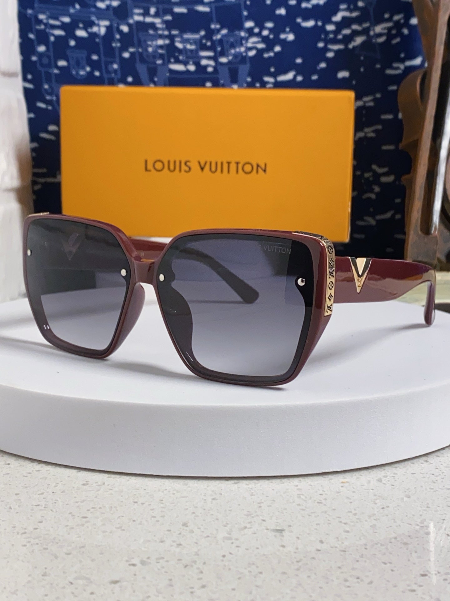 Louis Vuitton Fashion Gray Lens Sunglasses for Women