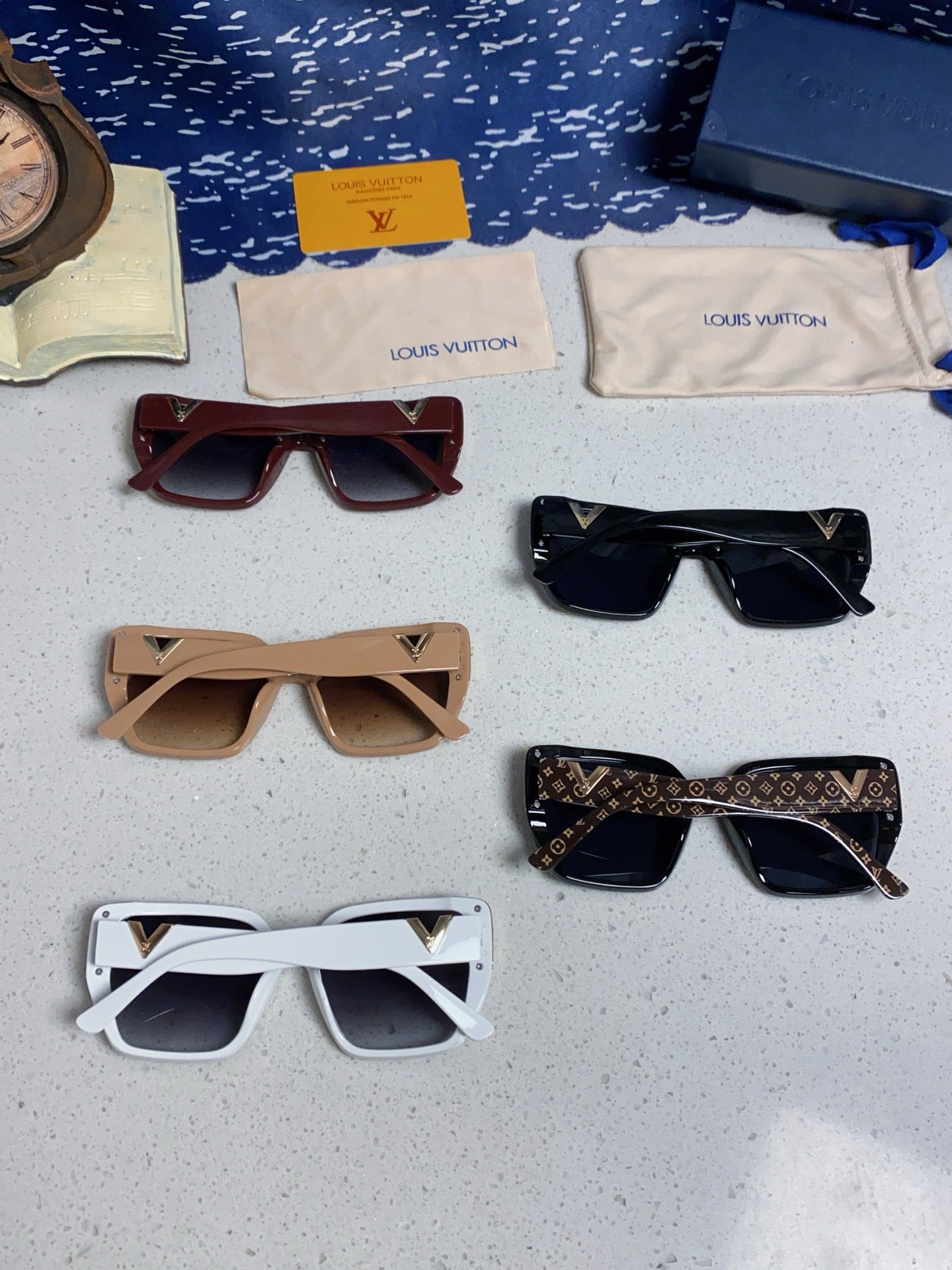 Louis Vuitton Fashion Gray Lens Sunglasses for Women - detail image 11