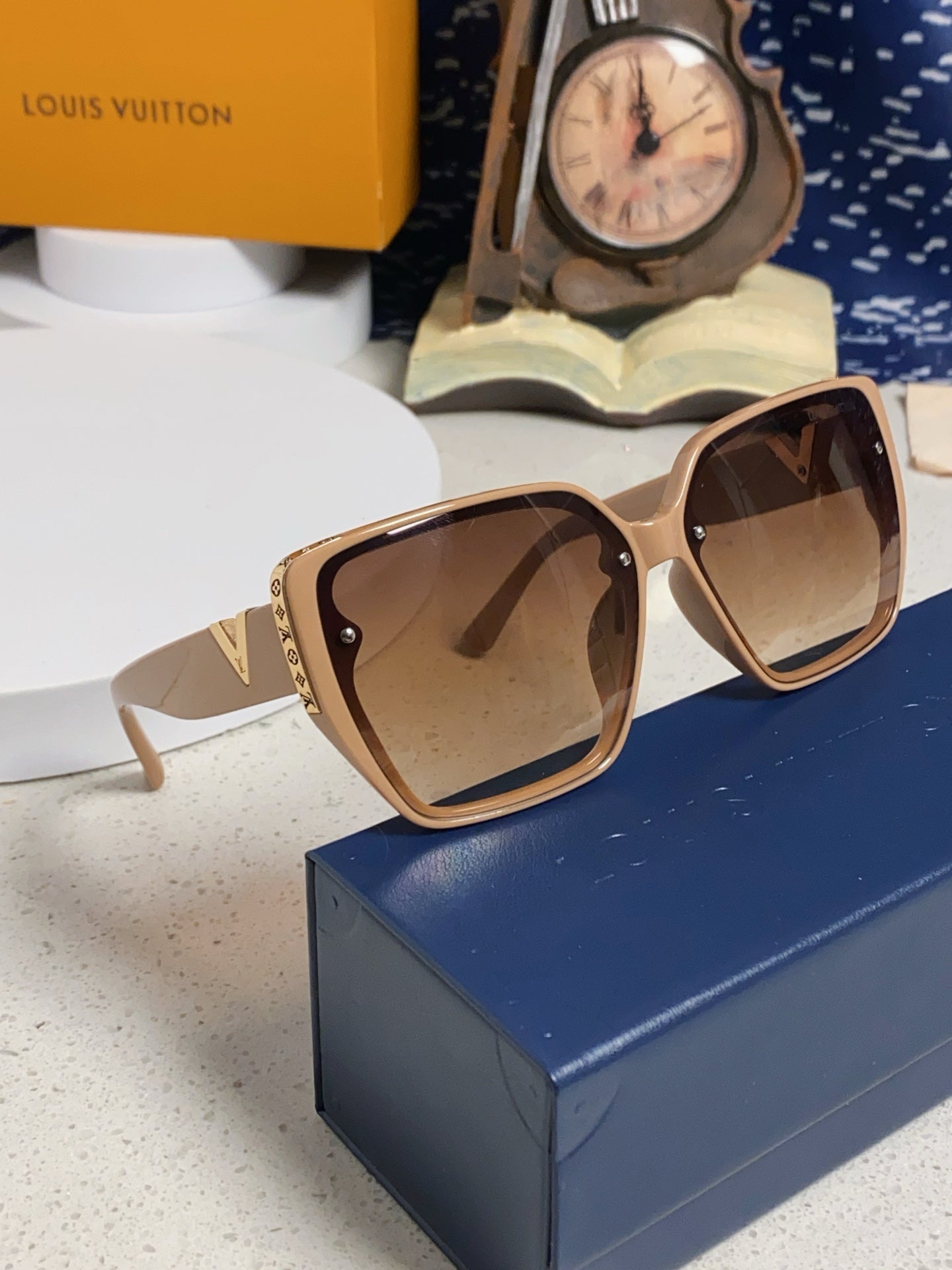 Louis Vuitton Fashion Brown Lens Sunglasses for Women - detail image 10