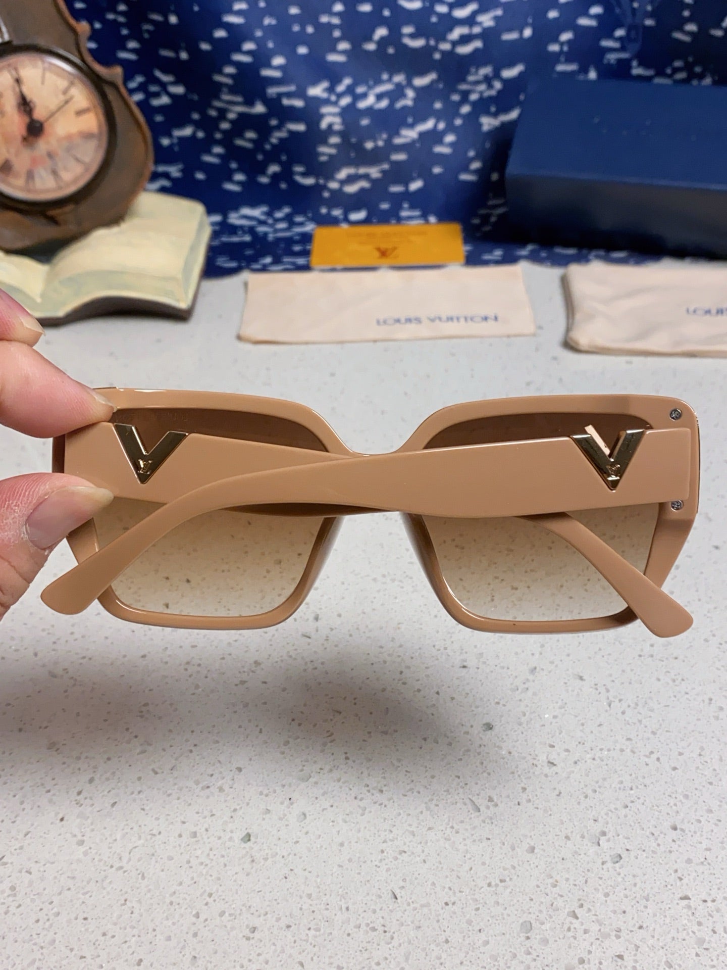 Louis Vuitton Fashion Brown Lens Sunglasses for Women - detail image 5