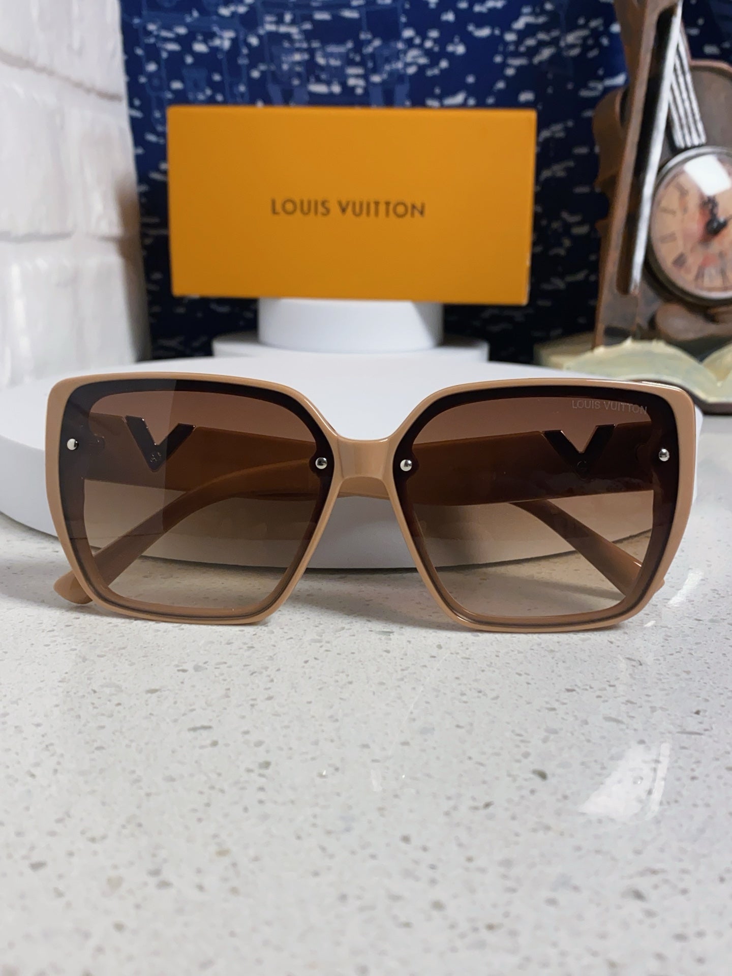 Louis Vuitton Fashion Brown Lens Sunglasses for Women - detail image 9