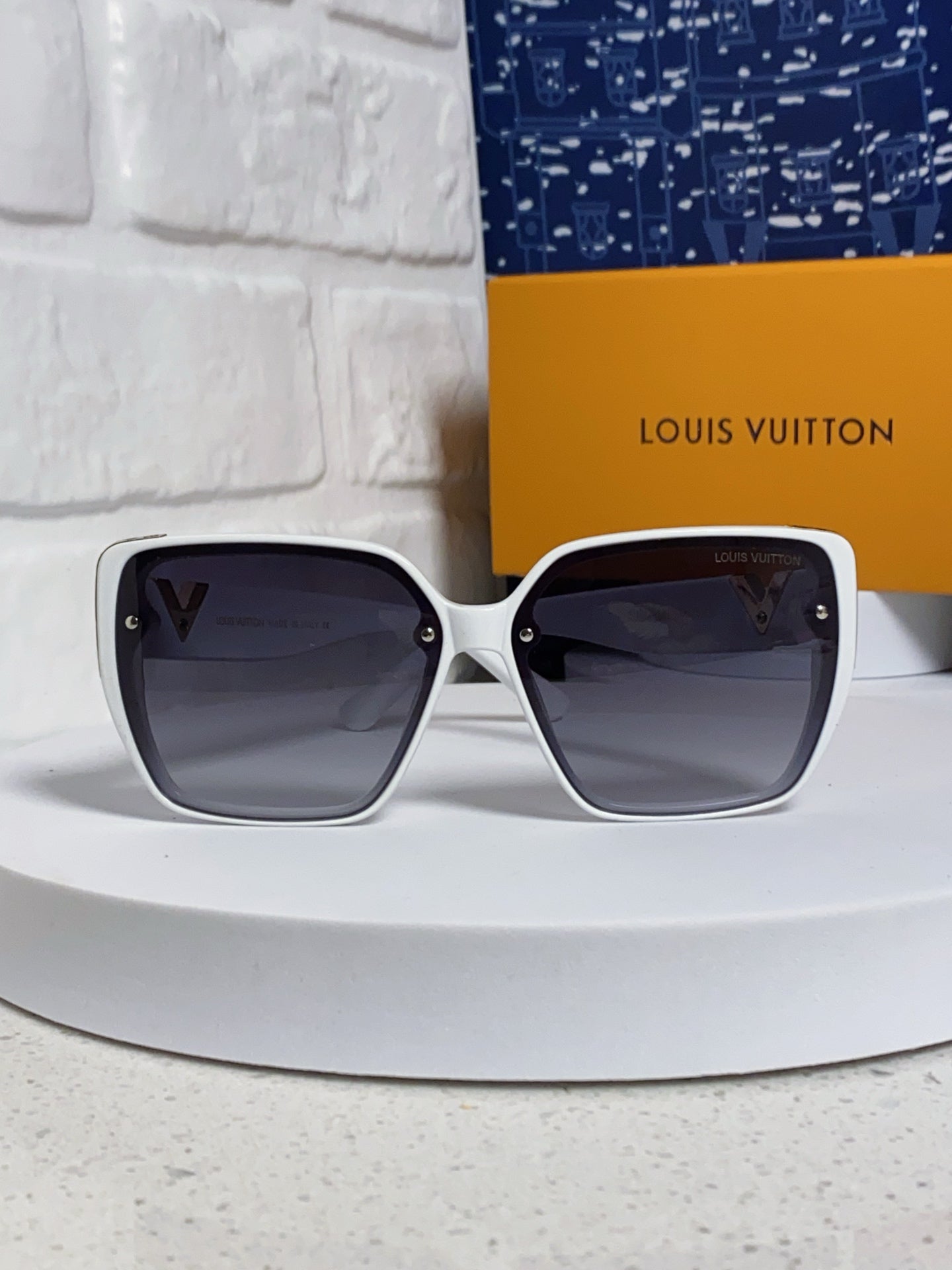 Louis Vuitton Fashion Silver Lens Sunglasses for Women - 486217 - detail image 2