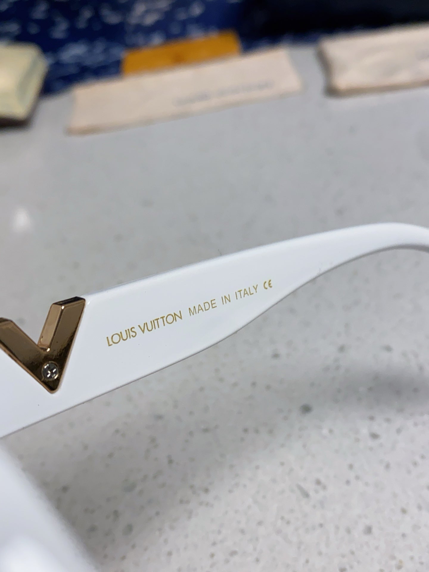 Louis Vuitton Fashion Silver Lens Sunglasses for Women - 486217 - detail image 8