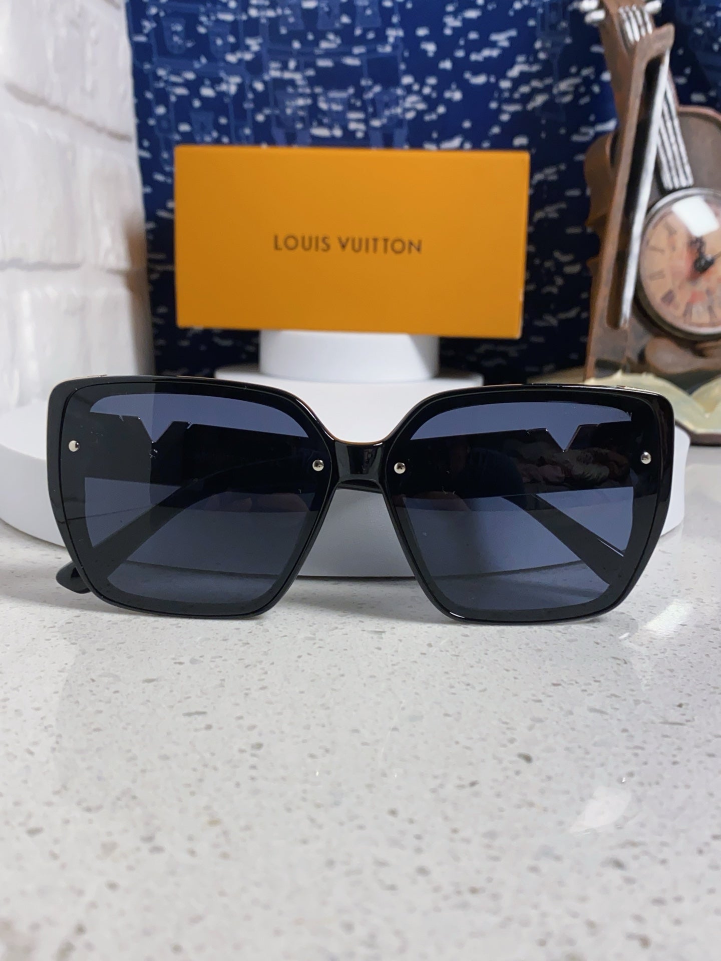 Louis Vuitton Fashion Blue Lens Sunglasses for Women - 486218 - detail image 9