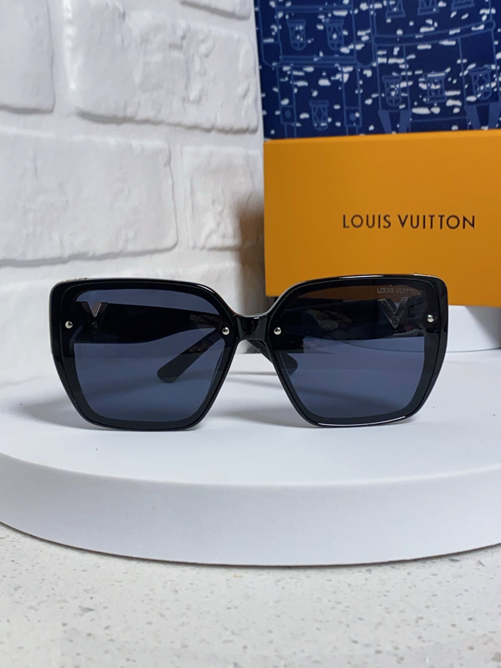 Louis Vuitton Fashion Blue Lens Sunglasses for Women - 486218 - detail image 2