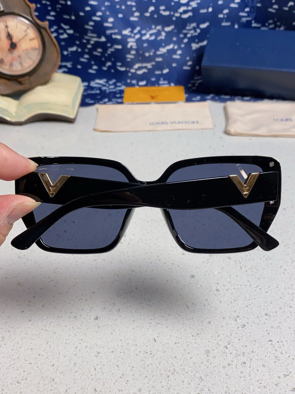 Louis Vuitton Fashion Blue Lens Sunglasses for Women - 486218 - detail image 5