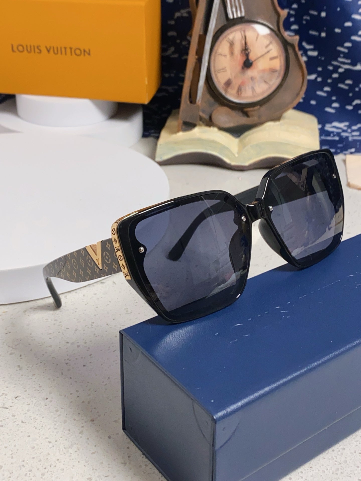 Louis Vuitton Fashion Blue Lens Sunglasses for Women - detail image 10