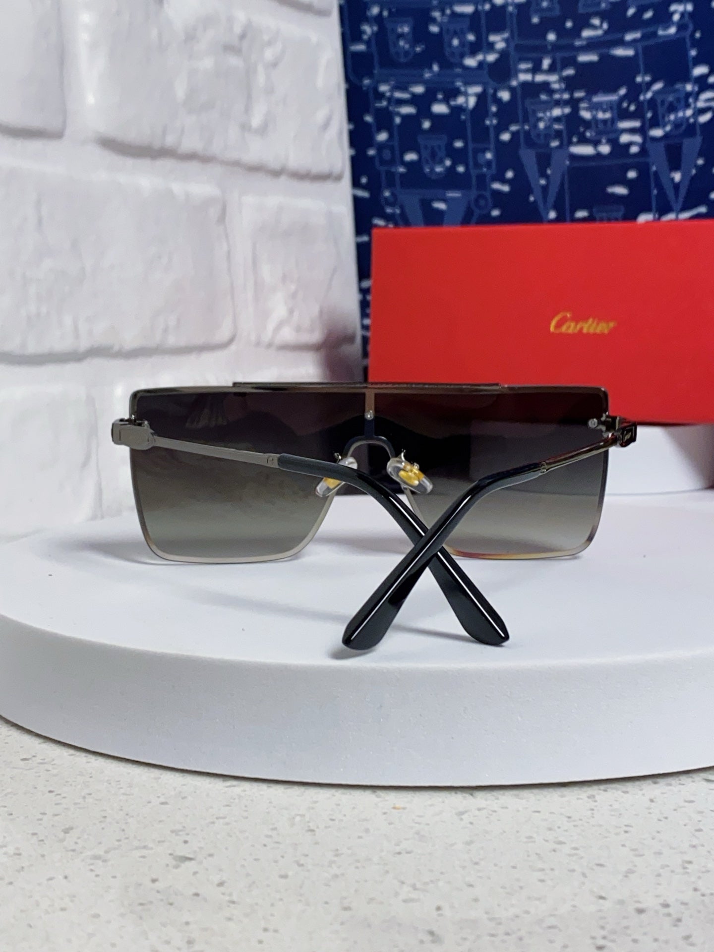 Cartier Fashion Gray Lens Sunglasses for Men - detail image 3
