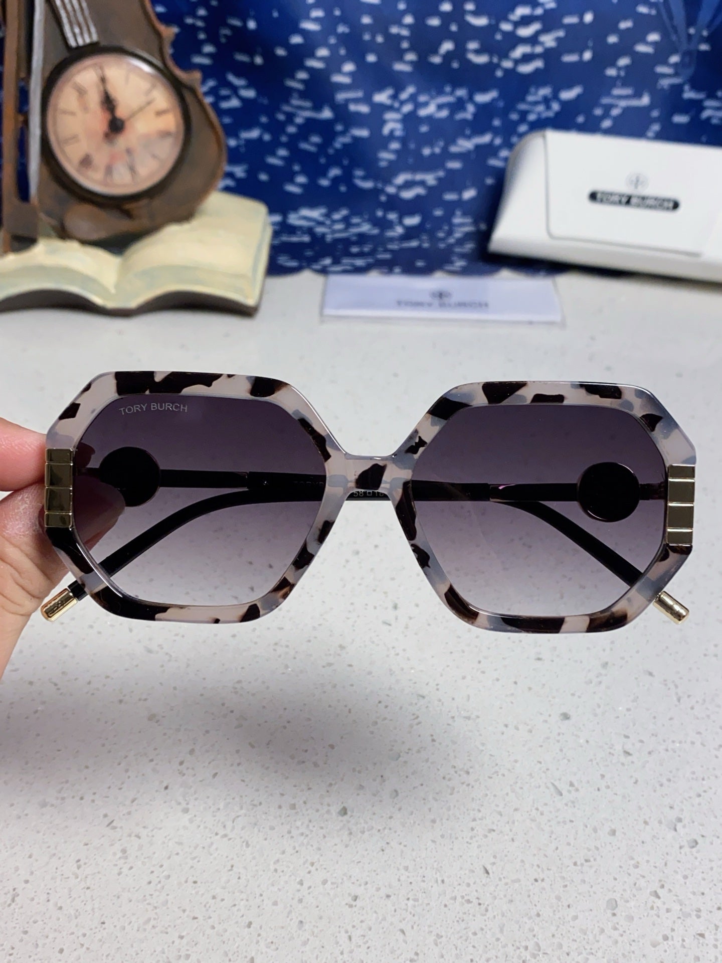 Burberry Fashion Gray Lens Sunglasses for Men & Women - detail image 4
