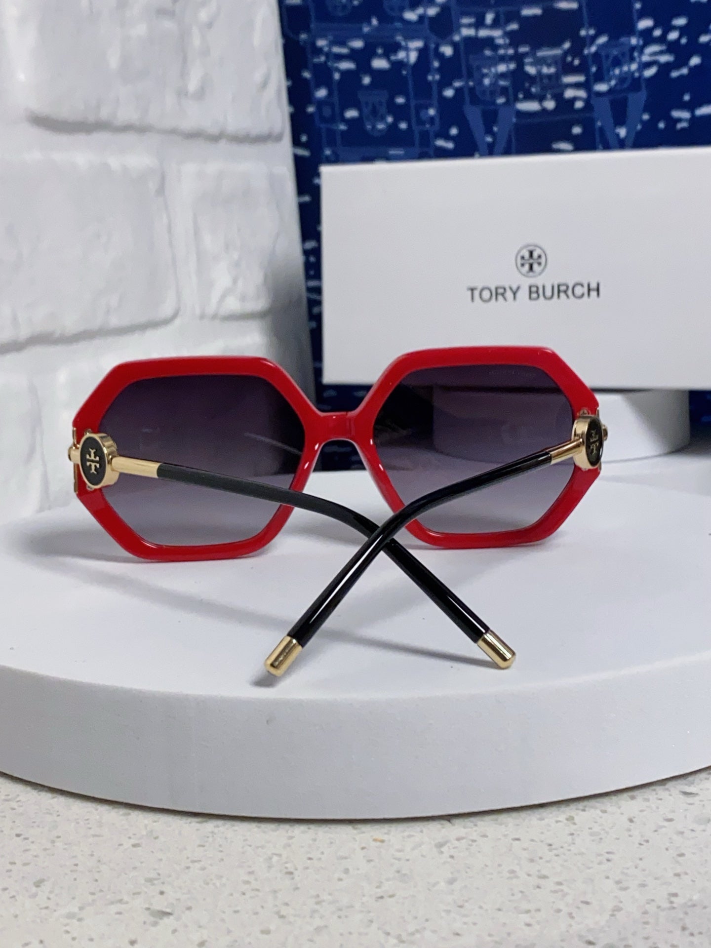 Burberry Fashion Red Lens Sunglasses for Men & Women - detail image 3