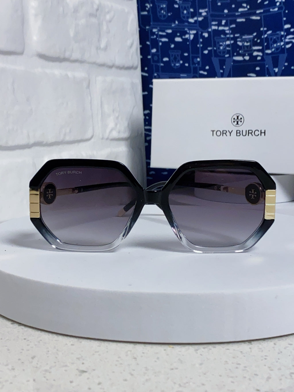 Burberry Fashion Silver Lens Sunglasses for Men & Women - detail image 2
