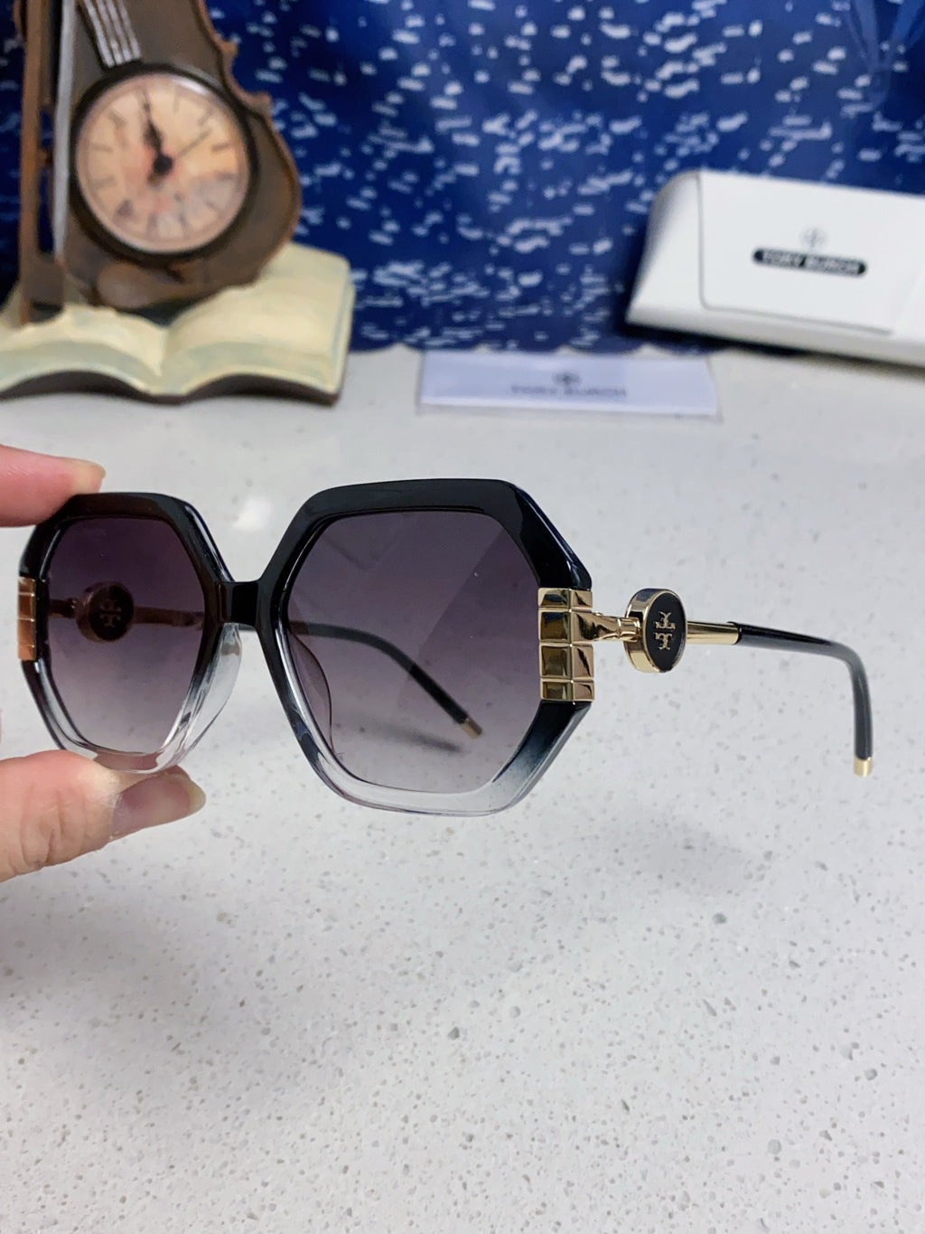 Burberry Fashion Silver Lens Sunglasses for Men & Women - detail image 6