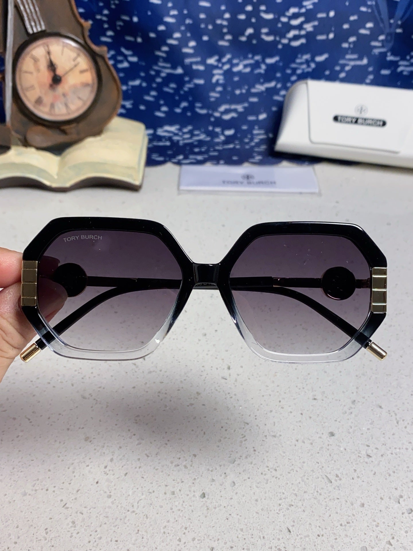 Burberry Fashion Silver Lens Sunglasses for Men & Women - detail image 4