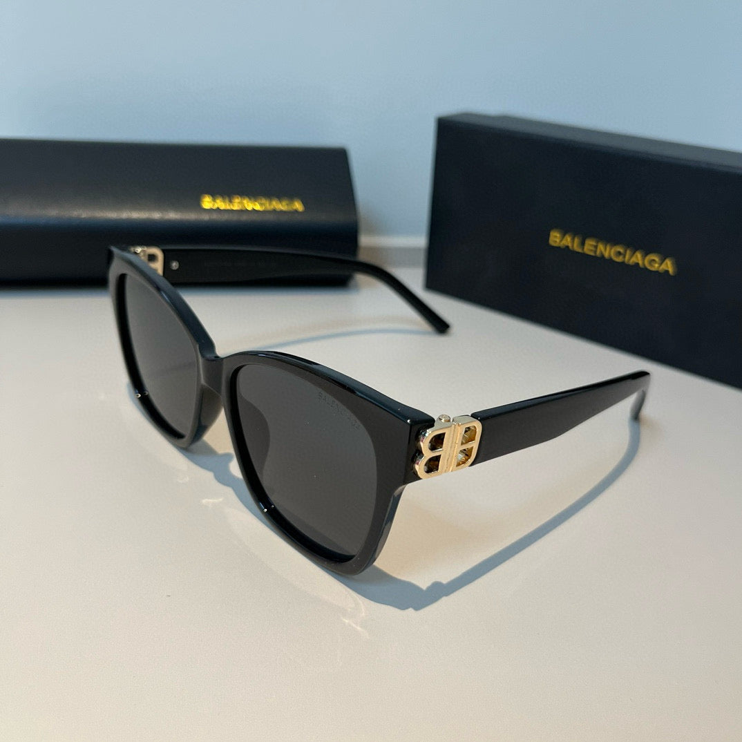 Balenciaga Folding Square Black Lens Sunglasses for Men & Women - 432534 - detail image 3