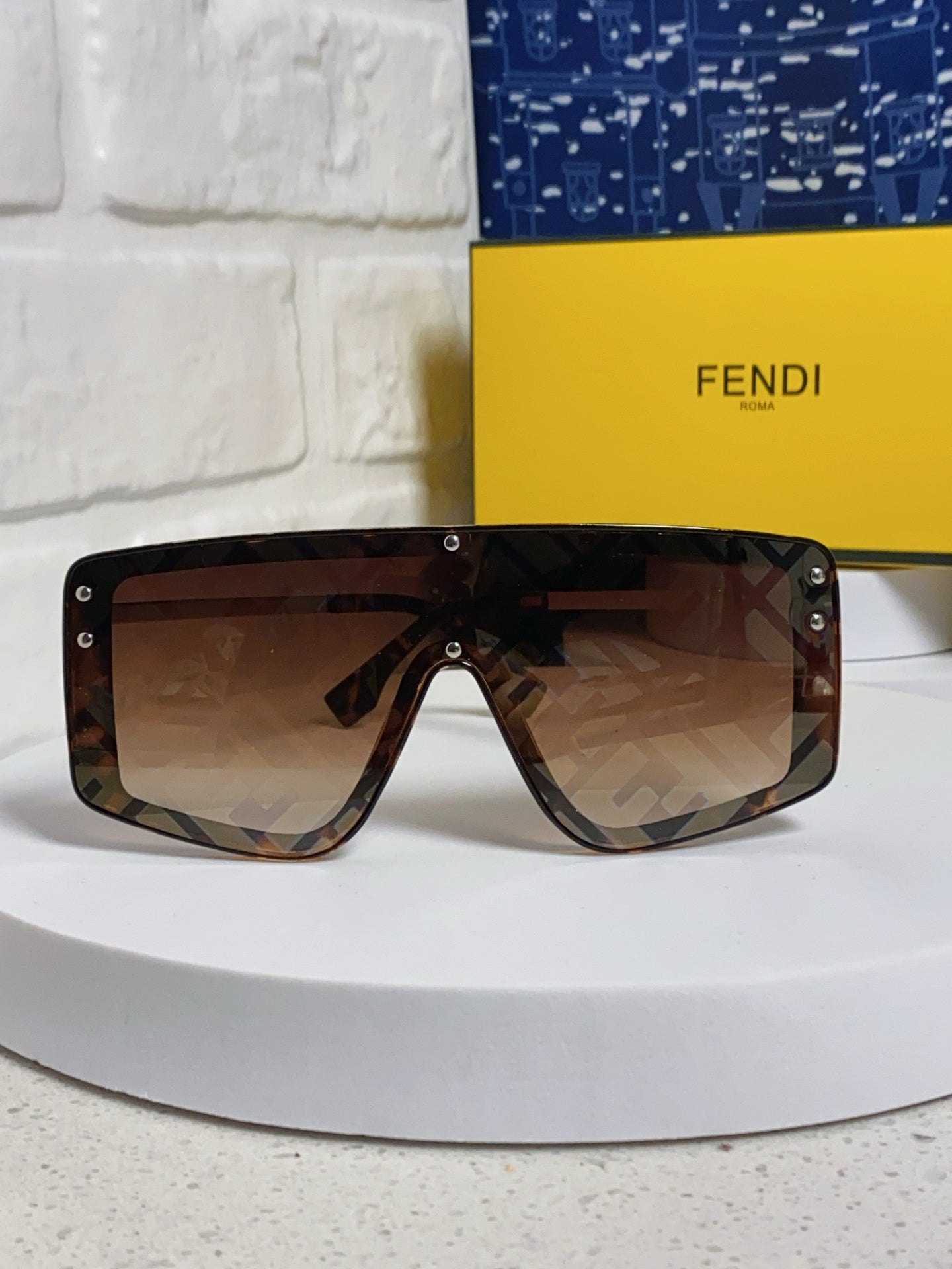 Fendi Fashion Brown Lens Sunglasses for Men & Women - 383042 - detail image 2