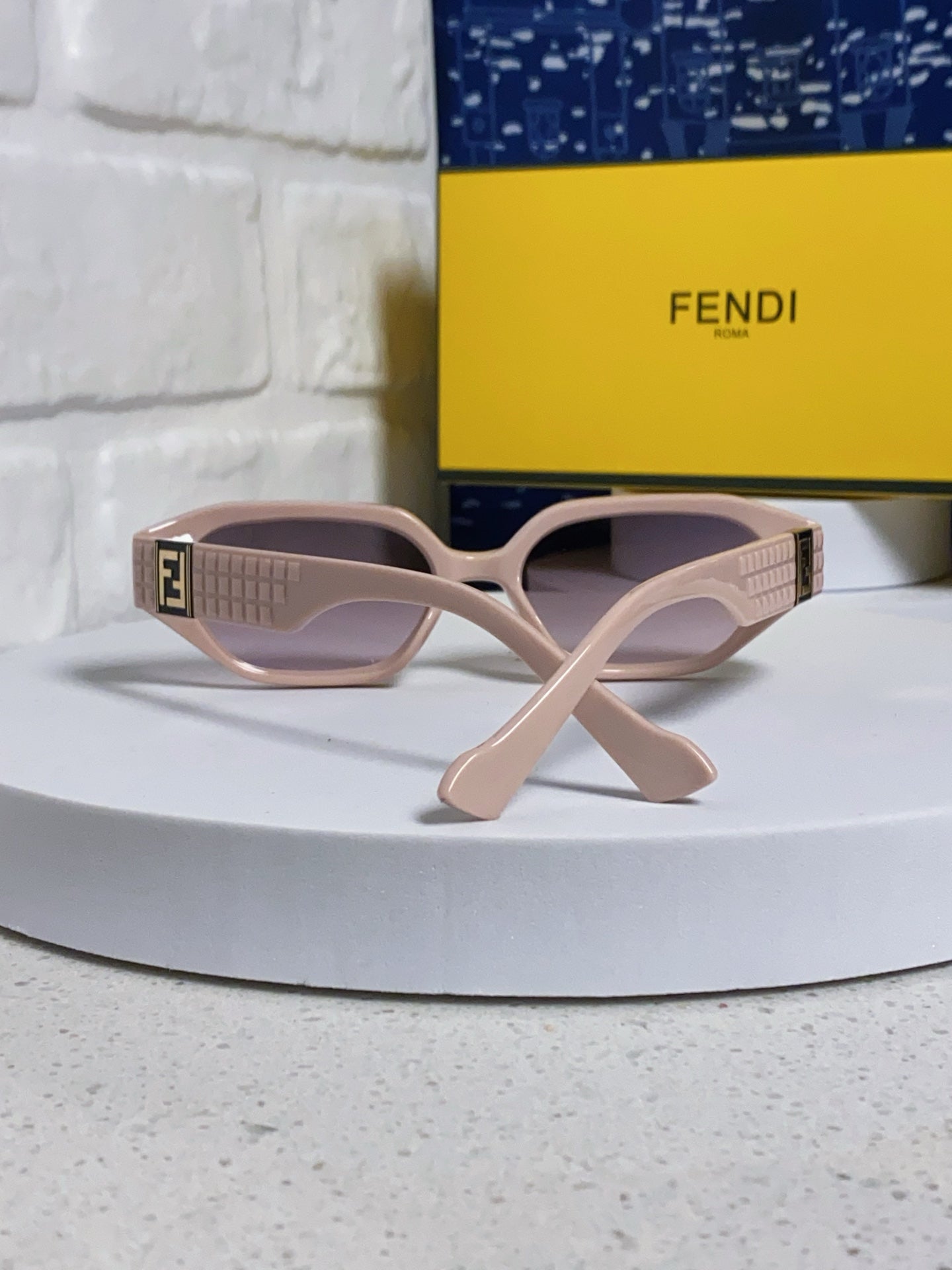 Fendi Fashion Red Lens Sunglasses for Men & Women - 383043 - detail image 3