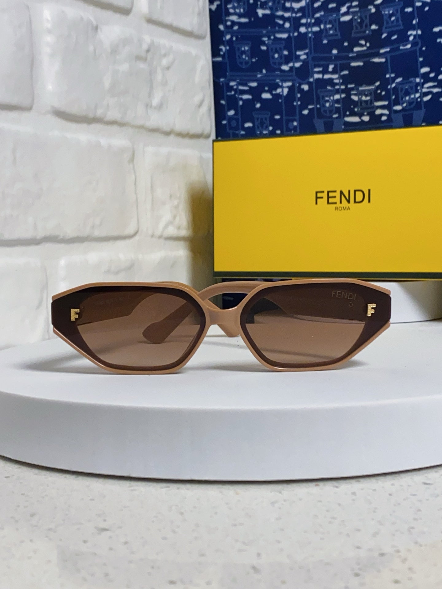 Fendi Fashion Brown Lens Sunglasses for Men & Women - 383044 - detail image 2