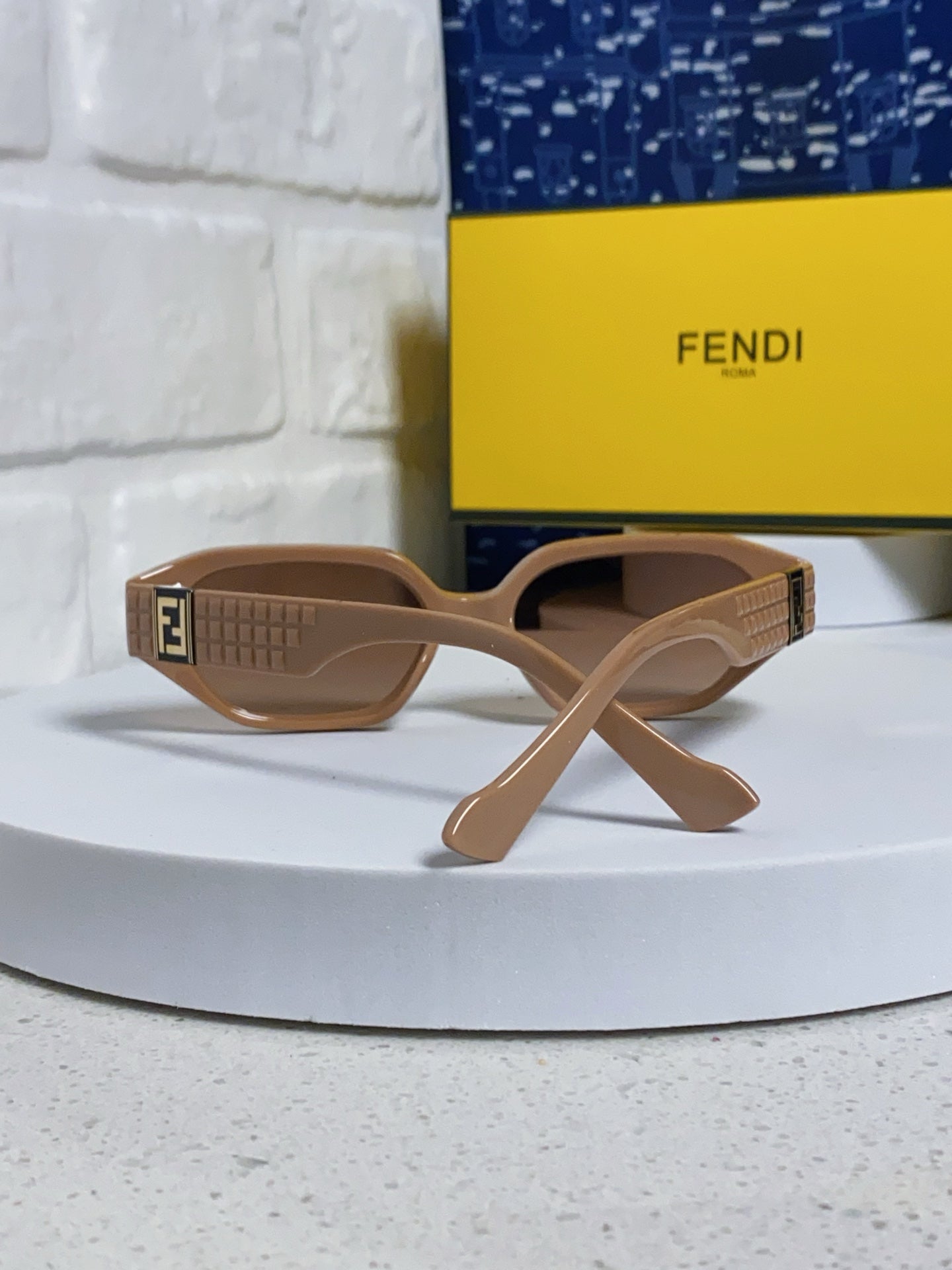 Fendi Fashion Brown Lens Sunglasses for Men & Women - 383044 - detail image 3