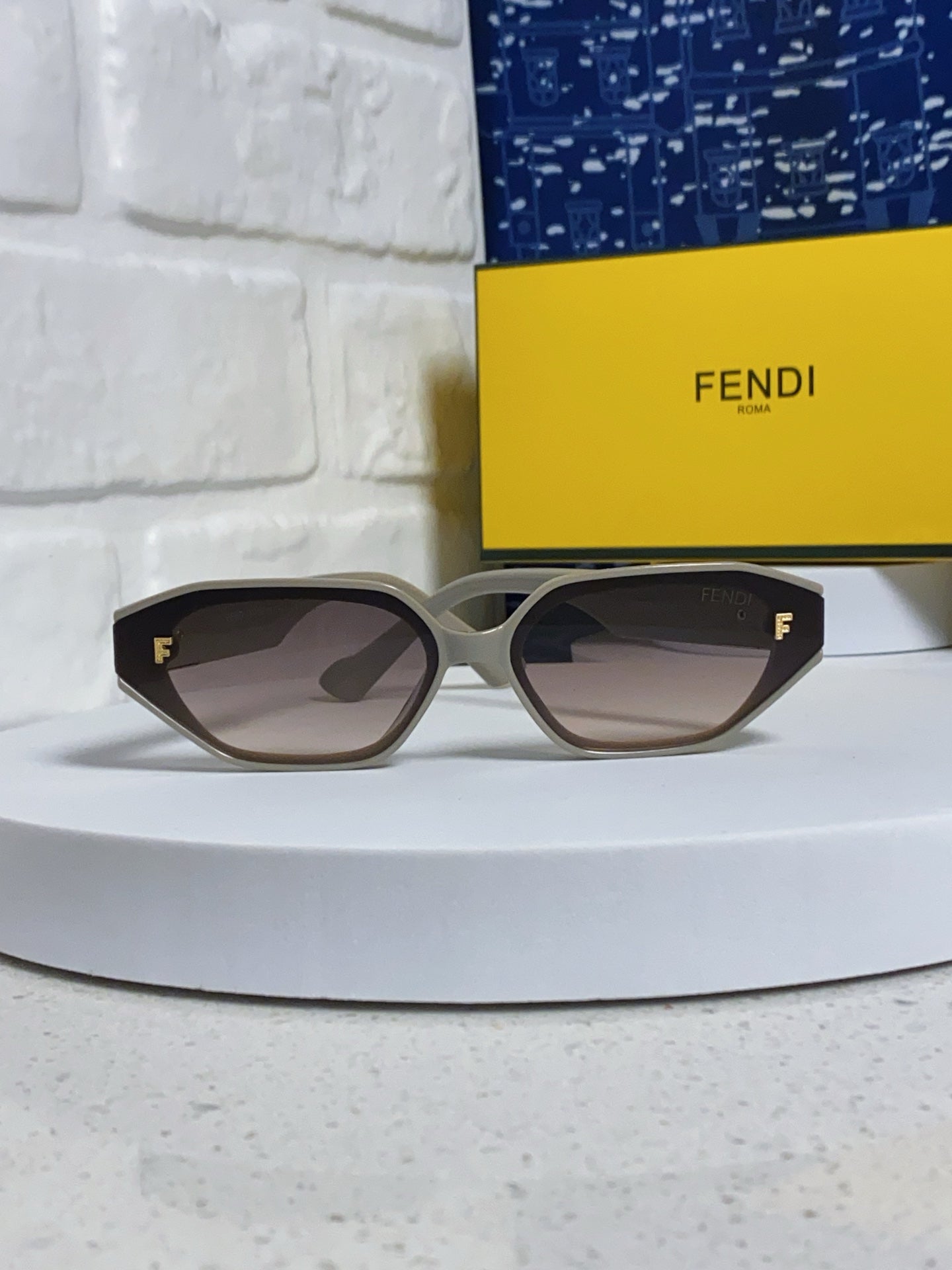Fendi Fashion Silver Lens Sunglasses for Men & Women - 383045 - detail image 2