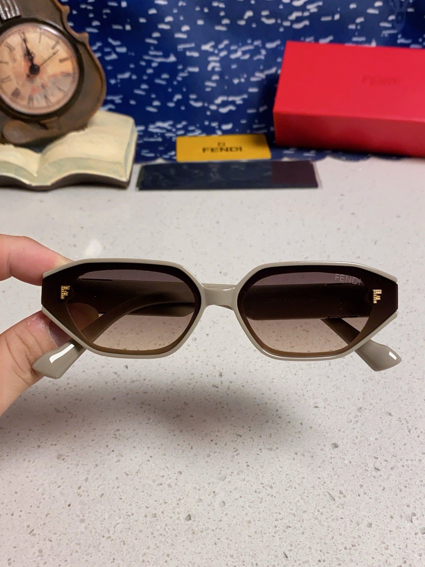 Fendi Fashion Silver Lens Sunglasses for Men & Women - 383045 - detail image 4