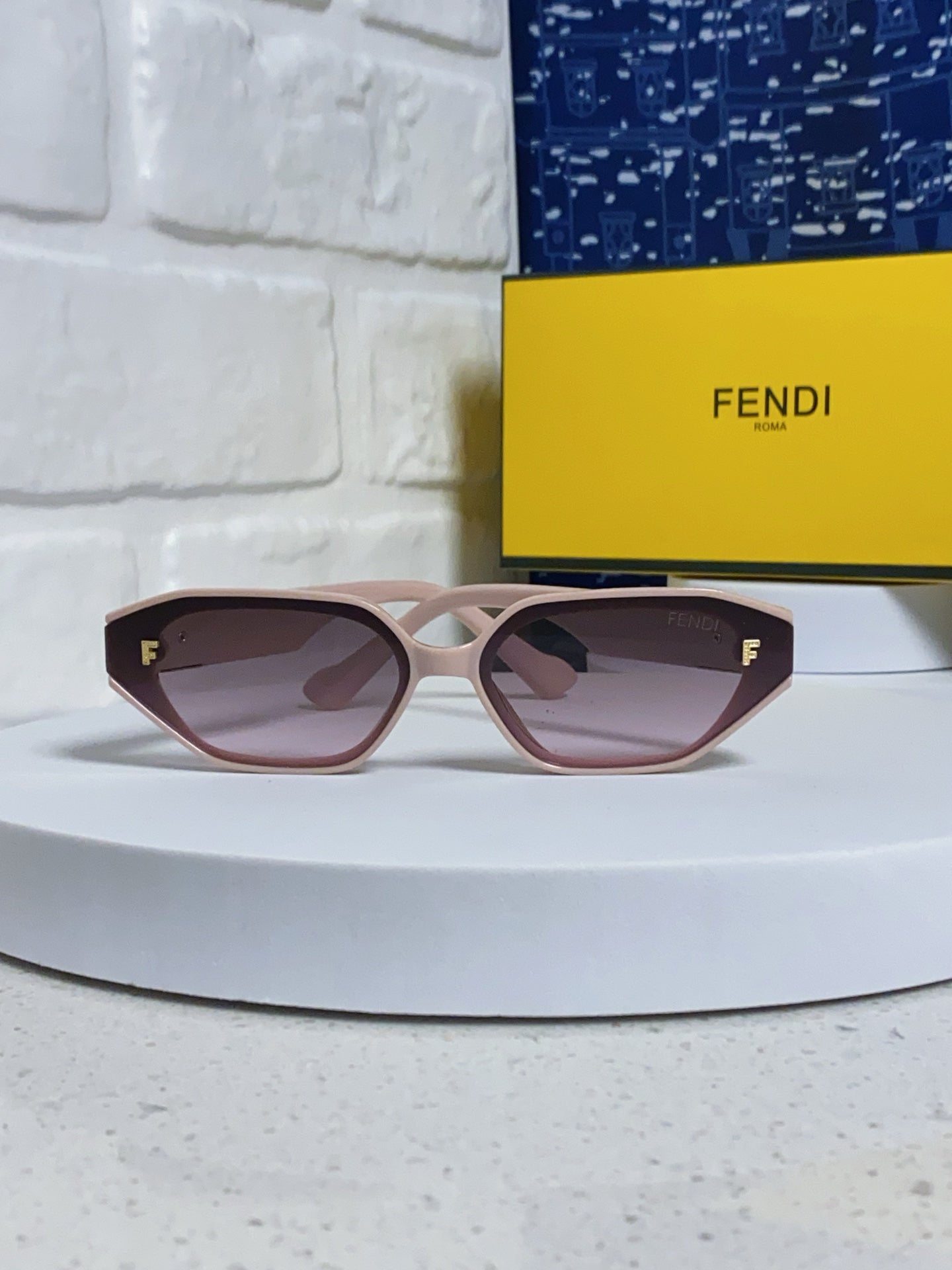 Fendi Fashion Red Lens Sunglasses for Men & Women - 383043 - detail image 2