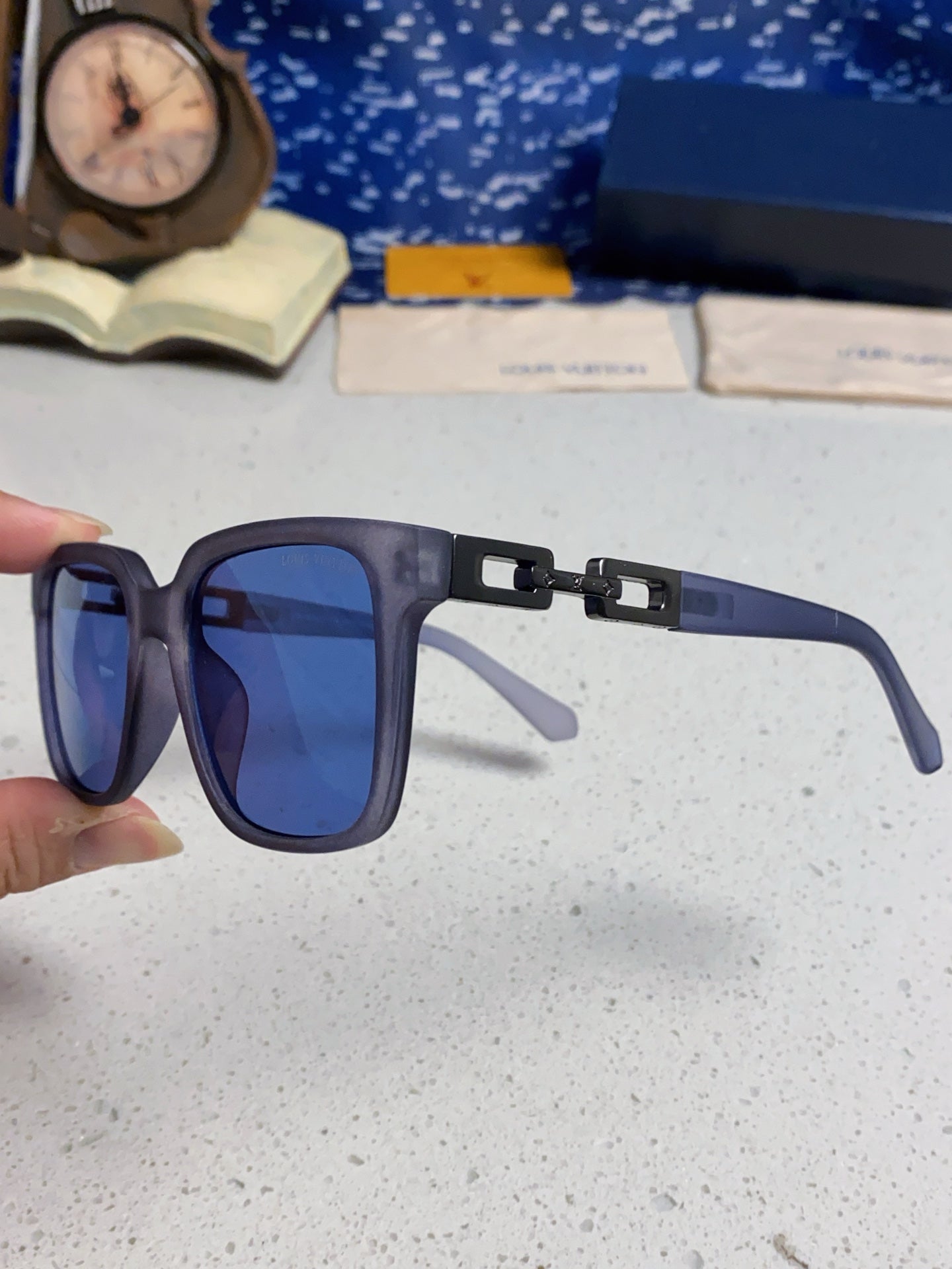 Louis Vuitton Square Blue Lens Sunglasses for Men & Women - 448541 - detail image 6