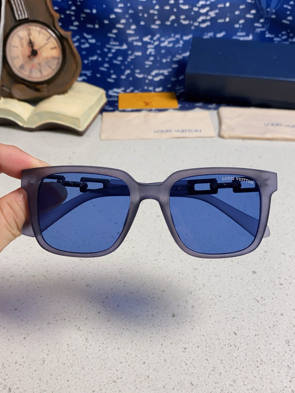 Louis Vuitton Square Blue Lens Sunglasses for Men & Women - 448541 - detail image 4