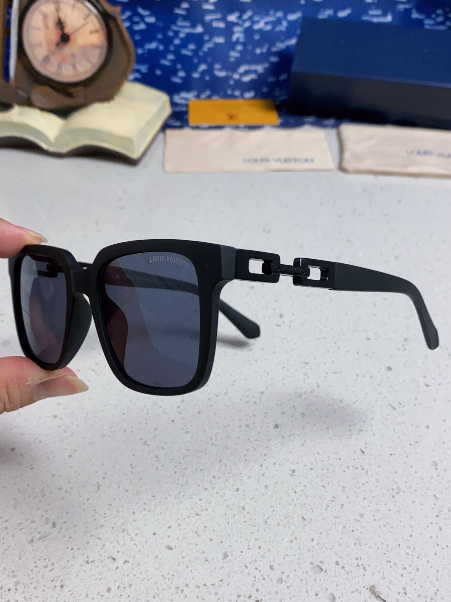 Louis Vuitton Square Blue Lens Sunglasses for Men & Women - 448542 - detail image 6