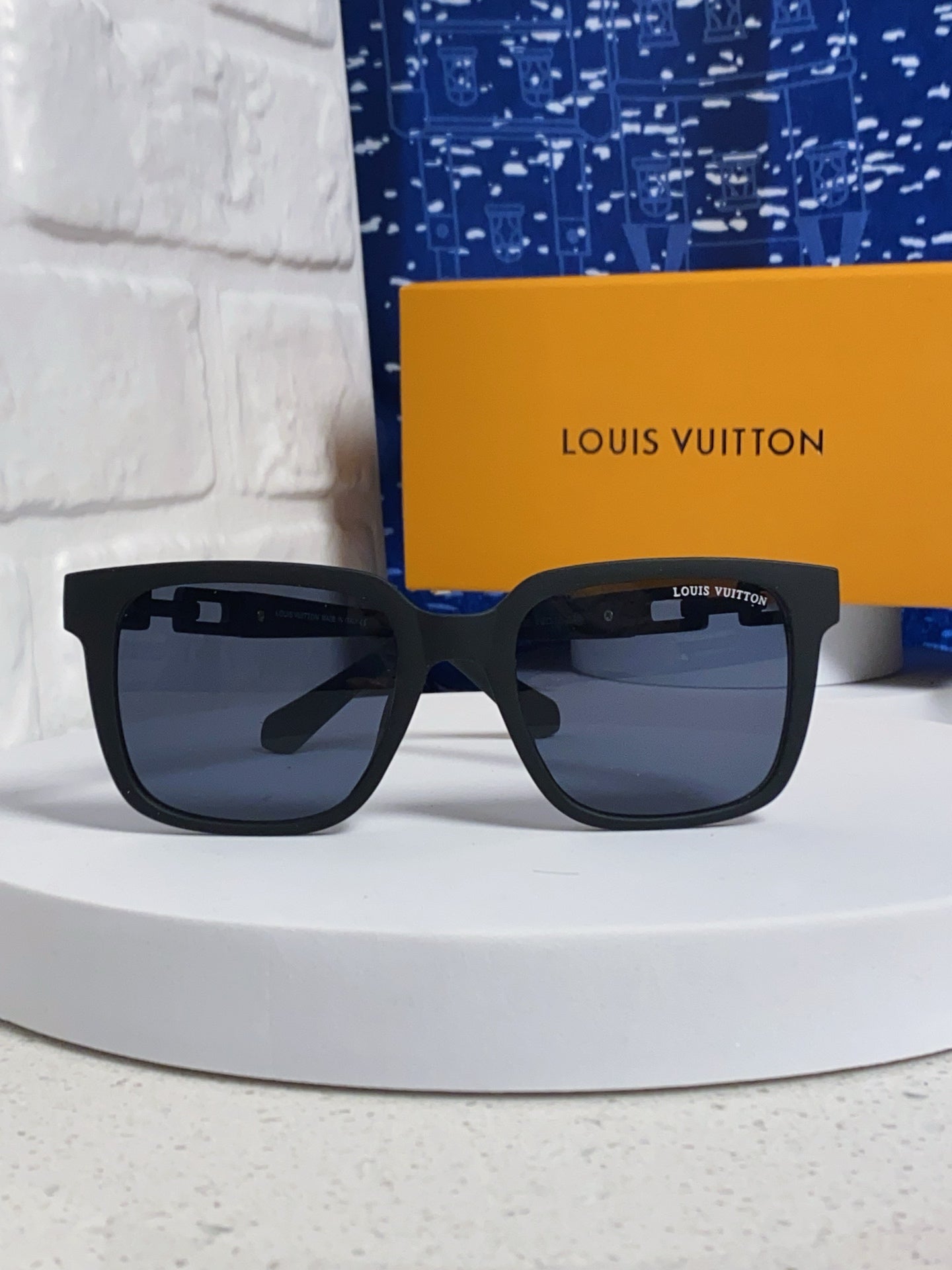 Louis Vuitton Square Blue Lens Sunglasses for Men & Women - 448542 - detail image 2