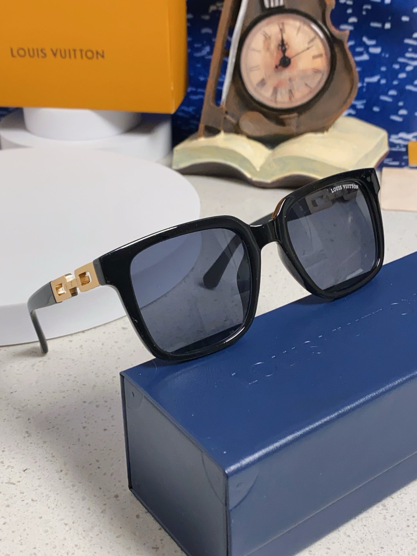 Louis Vuitton Square Black Lens Sunglasses for Men & Women - 448543 - detail image 10