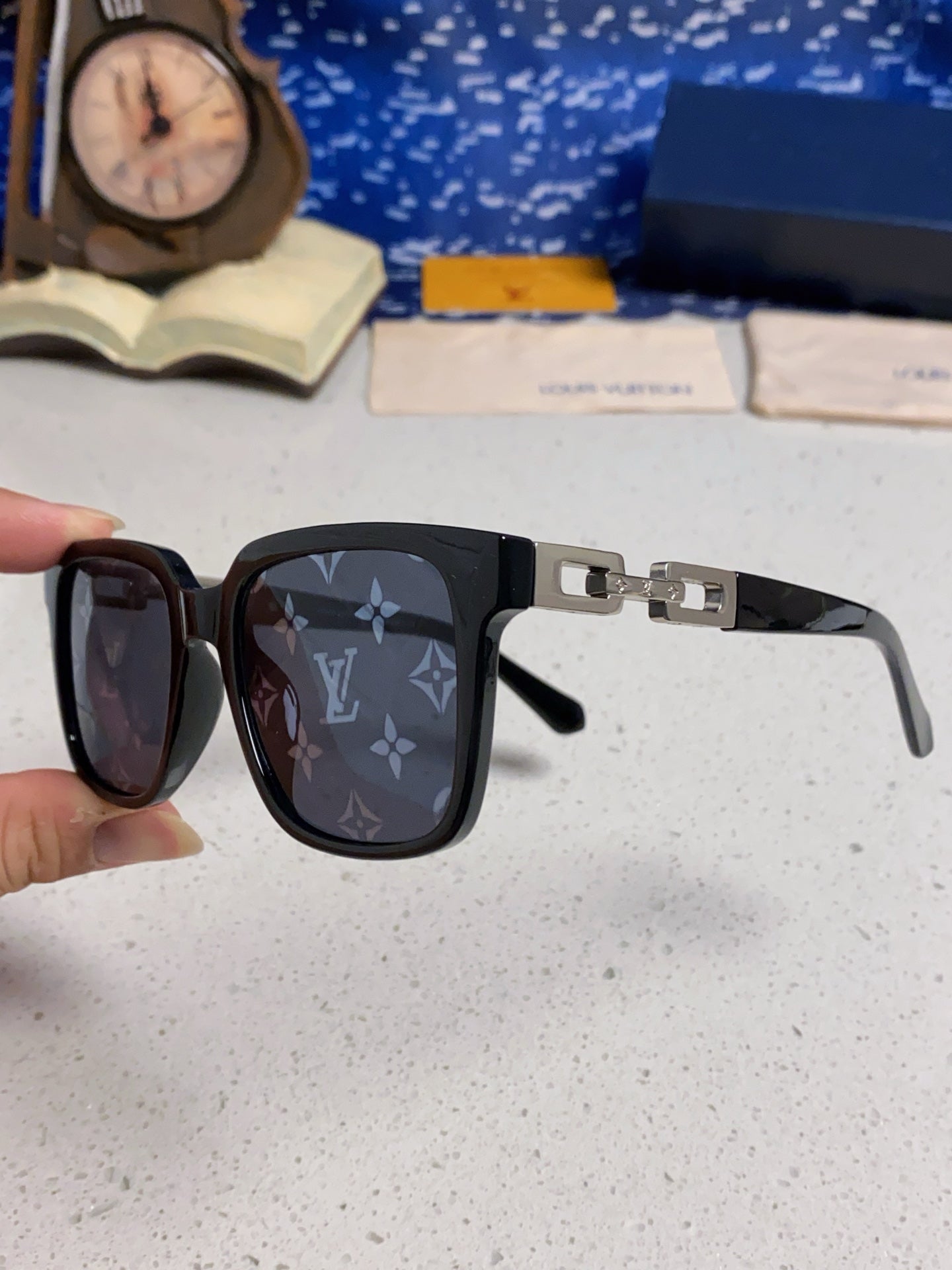 Louis Vuitton Square Blue Lens Sunglasses for Men & Women - 448544 - detail image 6