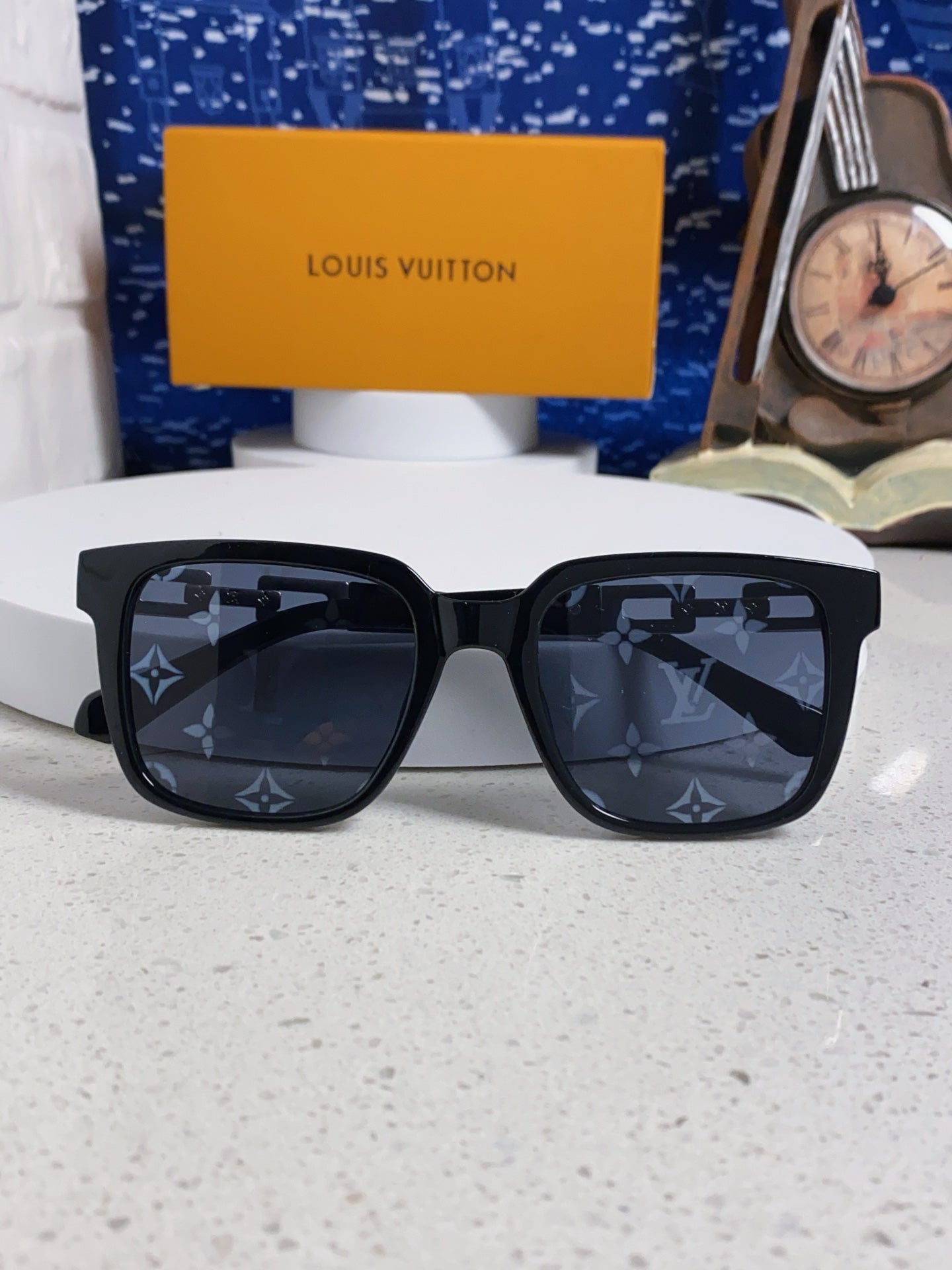 Louis Vuitton Square Blue Lens Sunglasses for Men & Women - 448544 - detail image 9