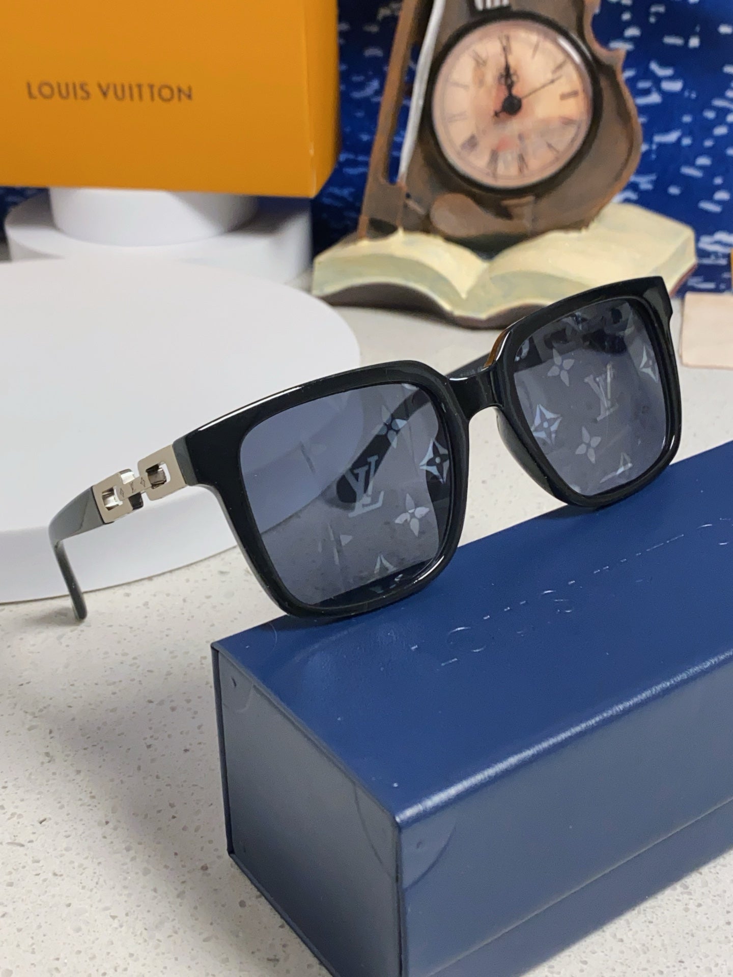 Louis Vuitton Square Blue Lens Sunglasses for Men & Women - 448544 - detail image 10