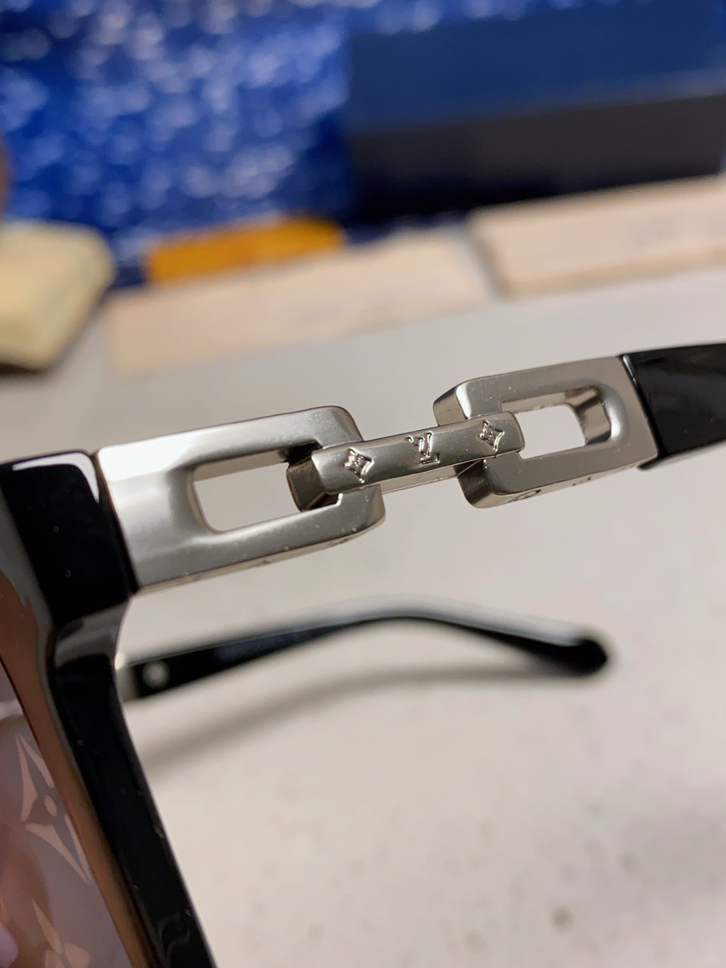 Louis Vuitton Square Blue Lens Sunglasses for Men & Women - 448544 - detail image 7