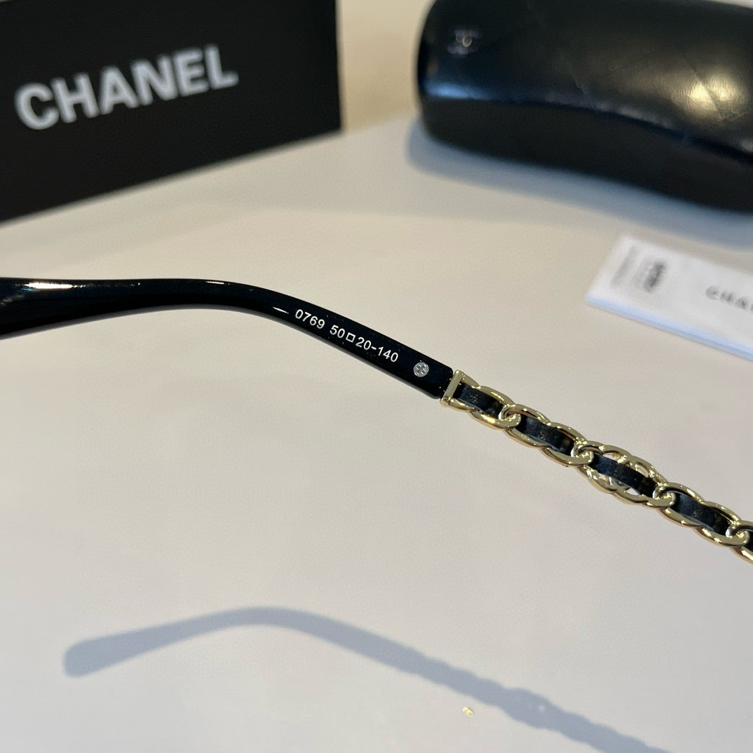 Chanel Oversized Black Lens Sunglasses for Men & Women - 493479 - detail image 12