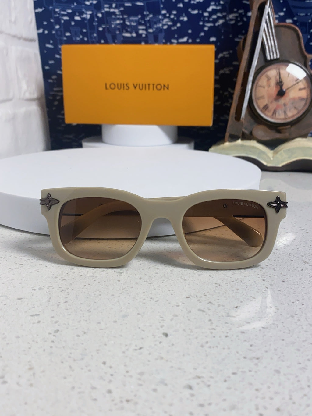 Louis Vuitton Square Brown Lens Sunglasses for Men & Women - 486220 - detail image 9