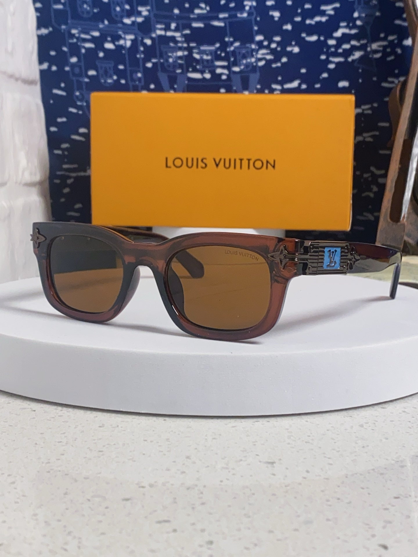 Louis Vuitton Square Brown Lens Sunglasses for Men & Women - 486221