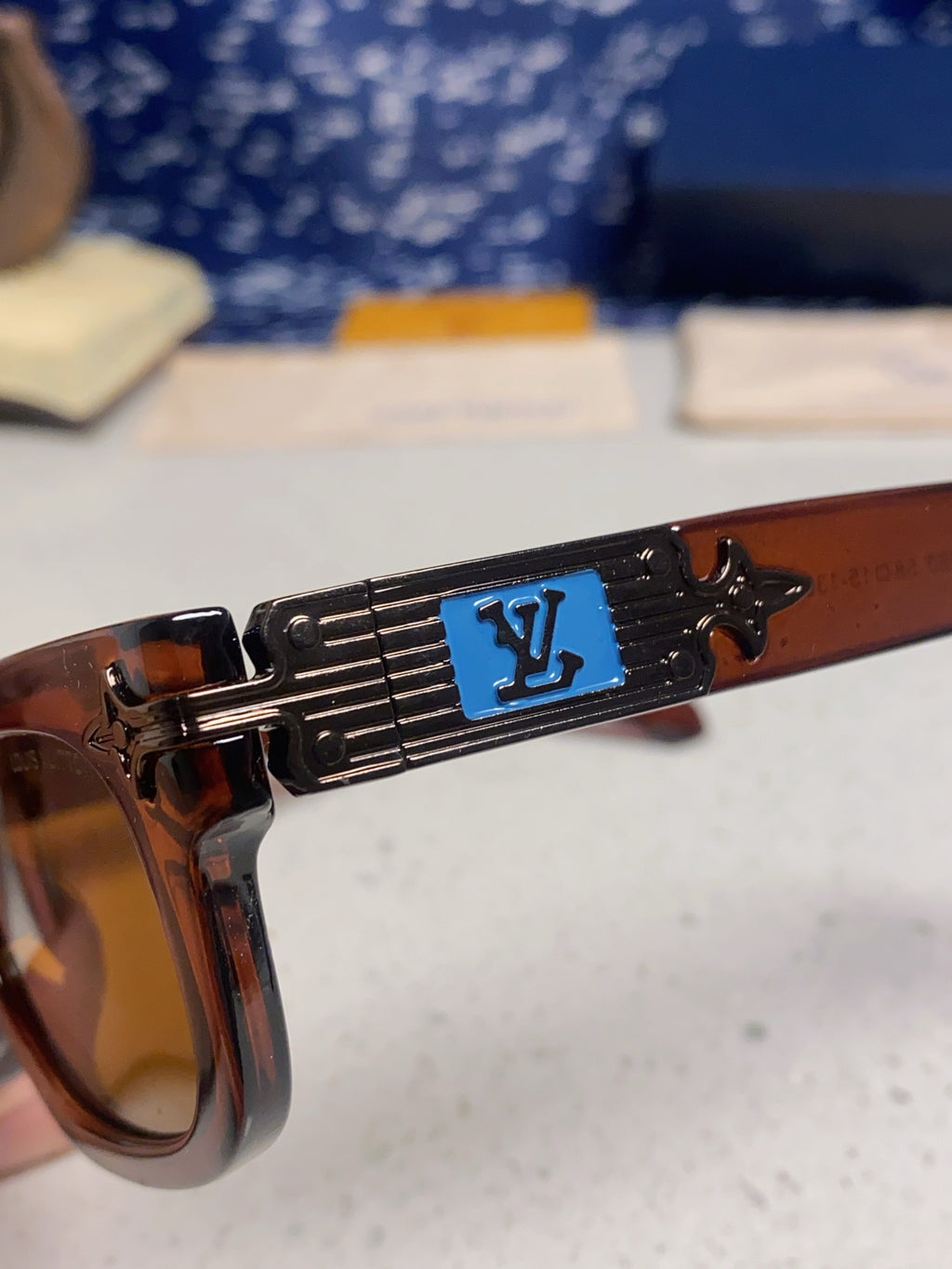 Louis Vuitton Square Brown Lens Sunglasses for Men & Women - 486221 - detail image 7
