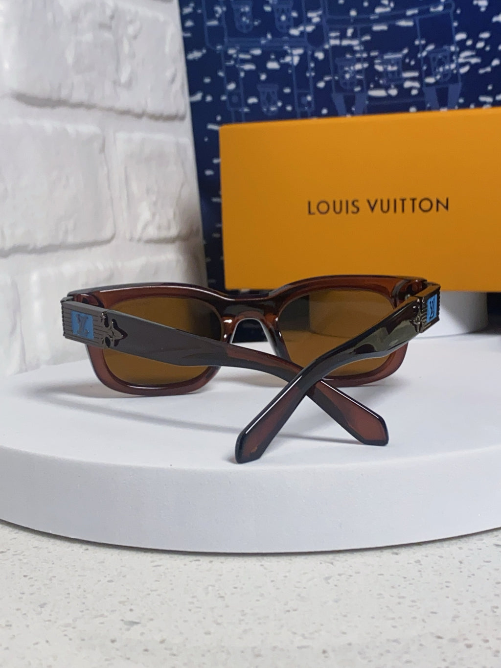 Louis Vuitton Square Brown Lens Sunglasses for Men & Women - 486221 - detail image 3