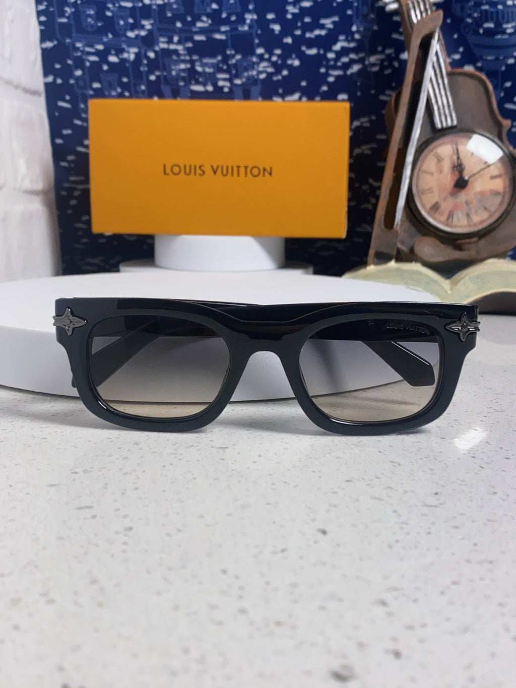 Louis Vuitton Square Red Lens Sunglasses for Men & Women - 486222 - detail image 9