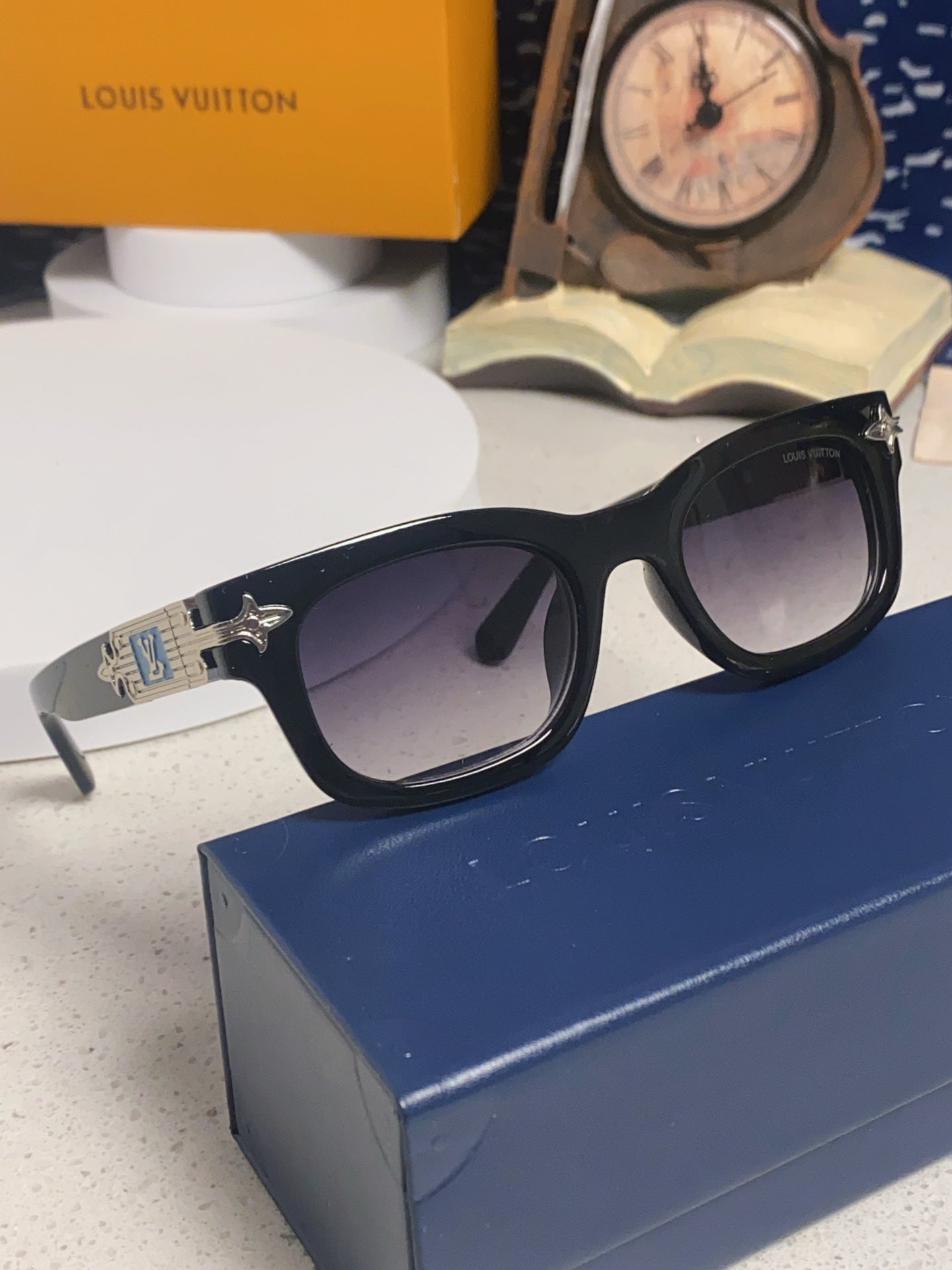 Louis Vuitton Square Silver Lens Sunglasses for Men & Women - 486223 - detail image 10