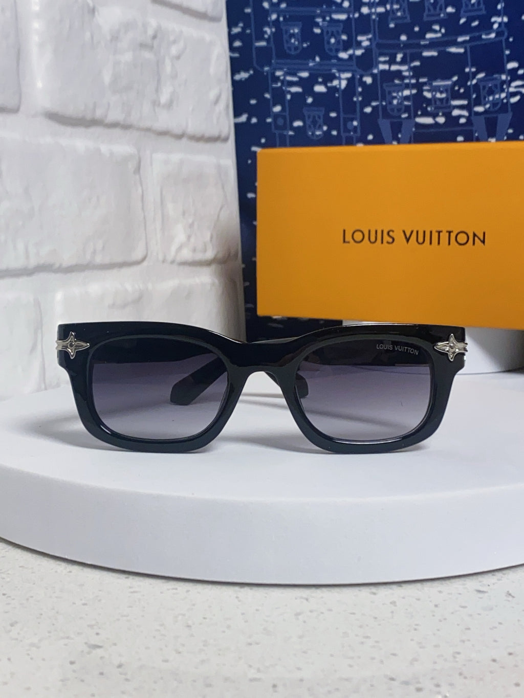 Louis Vuitton Square Silver Lens Sunglasses for Men & Women - 486223 - detail image 2