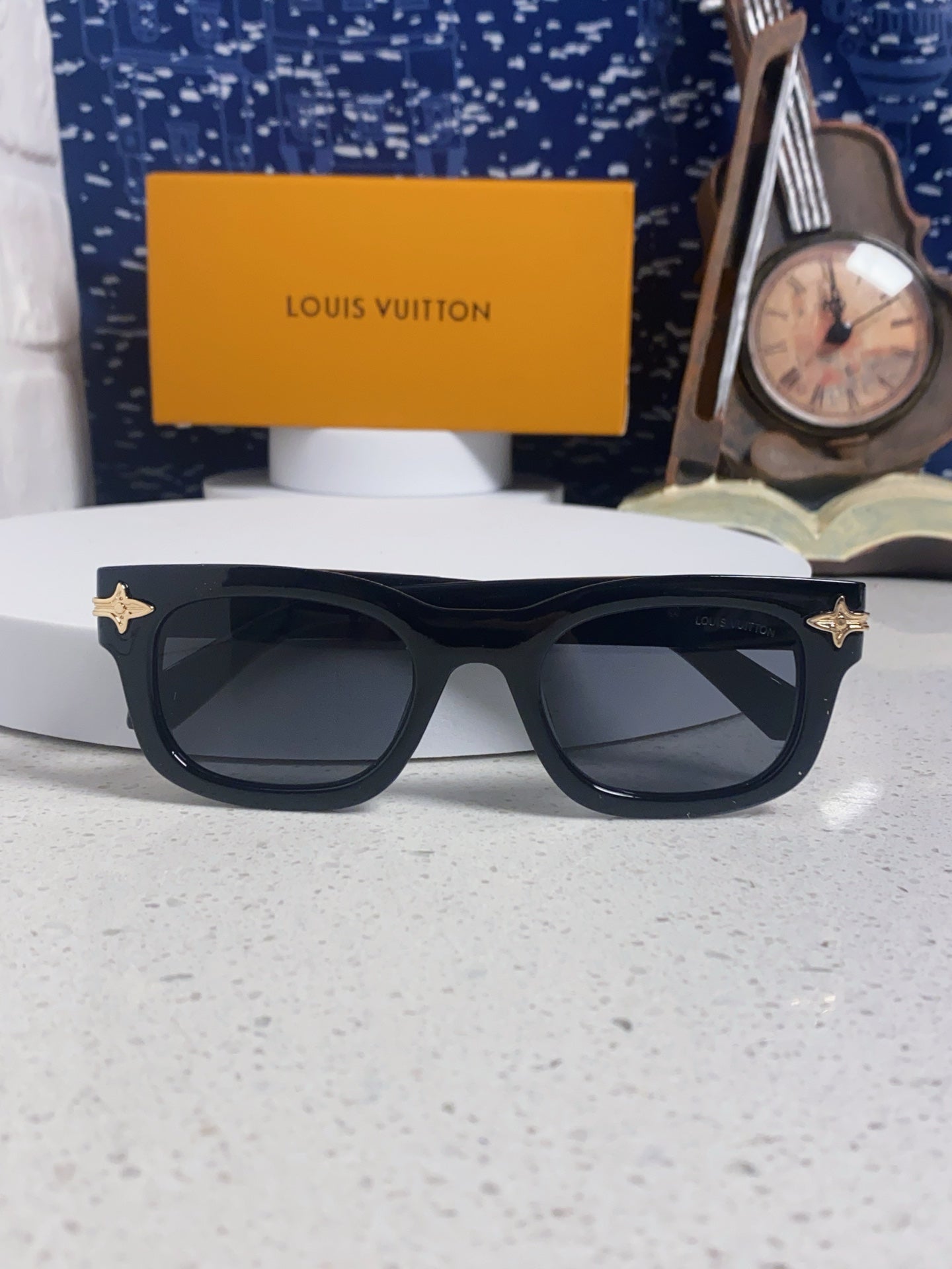 Louis Vuitton Square Black Lens Sunglasses for Men & Women - 486224 - detail image 9