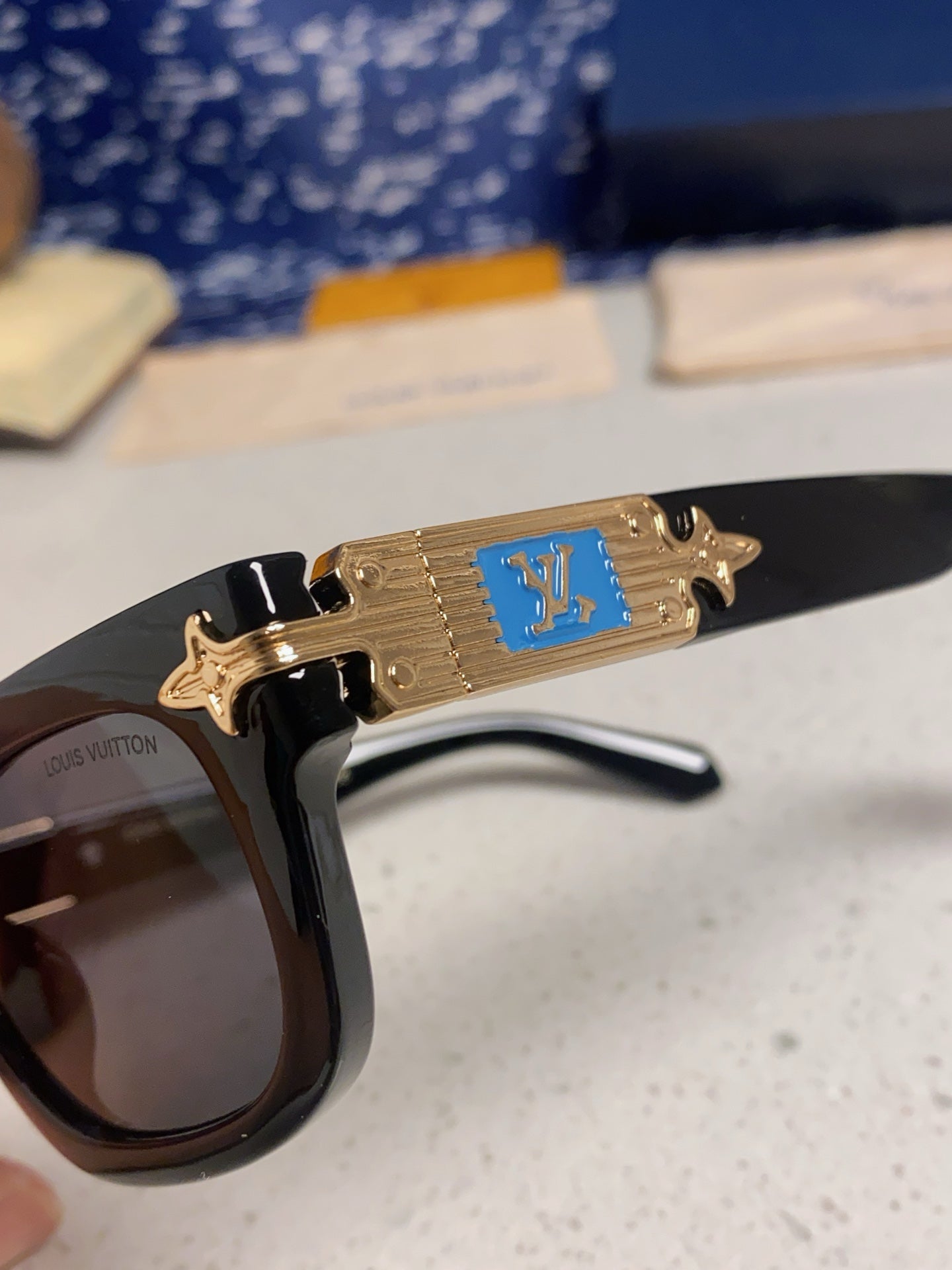 Louis Vuitton Square Black Lens Sunglasses for Men & Women - 486224 - detail image 7