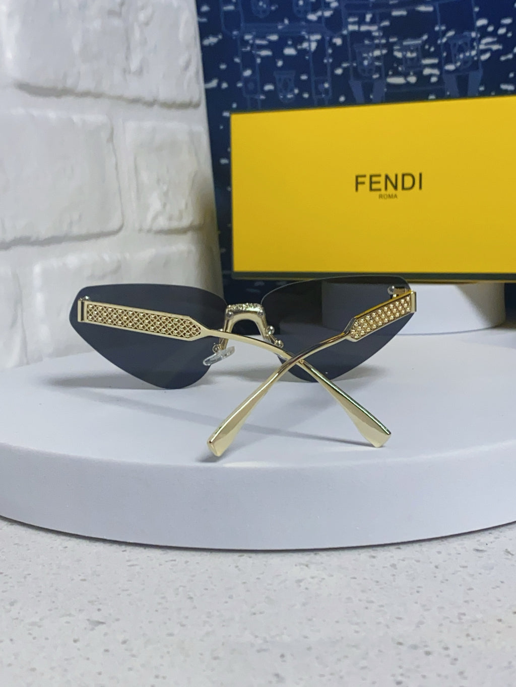 Fendi Lightweight Metal Rimless Silver Lens Sunglasses for Women - detail image 3